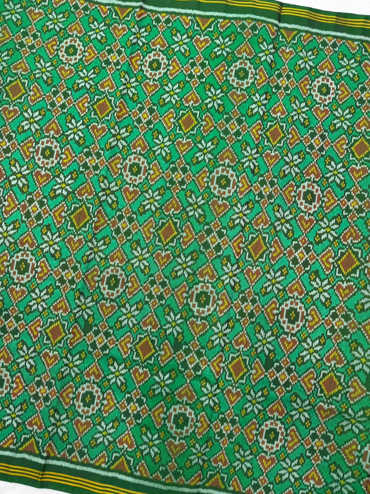 Green & Light Green Manekchowk Flower Single Ikat Patan Patola Saree