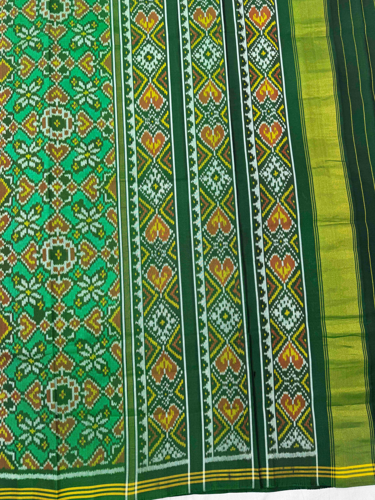 Green & Light Green Manekchowk Flower Single Ikat Patan Patola Saree