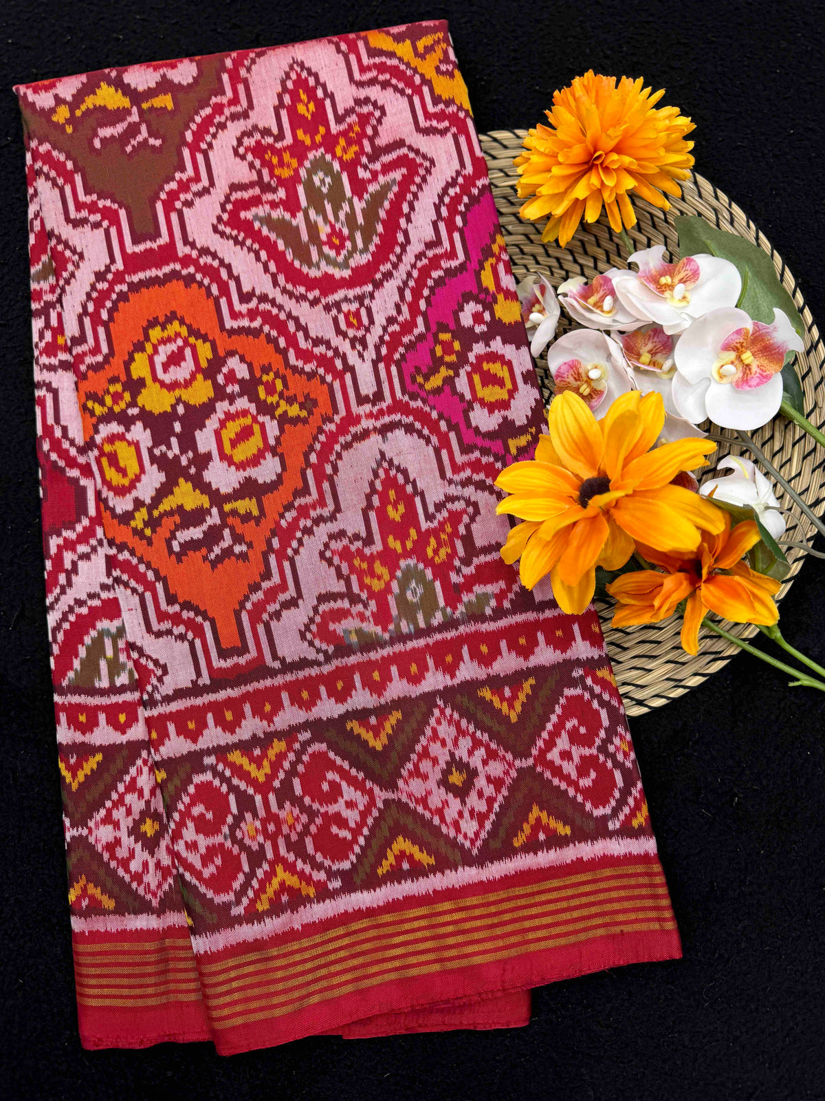 Maroon & Multicolour Fancy Flower Single Ikat Patan Patola Saree