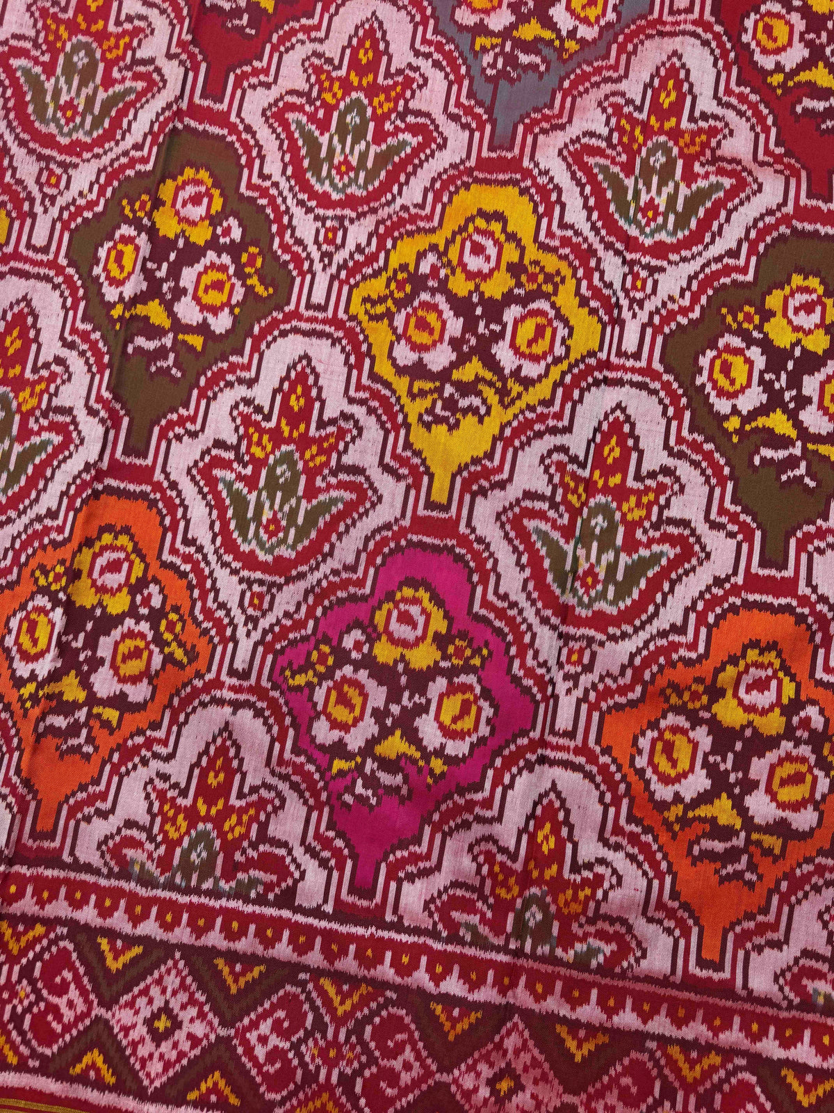 Maroon & Multicolour Fancy Flower Single Ikat Patan Patola Saree