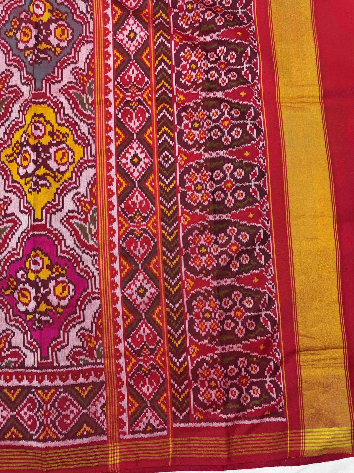 Maroon & Multicolour Fancy Flower Single Ikat Patan Patola Saree
