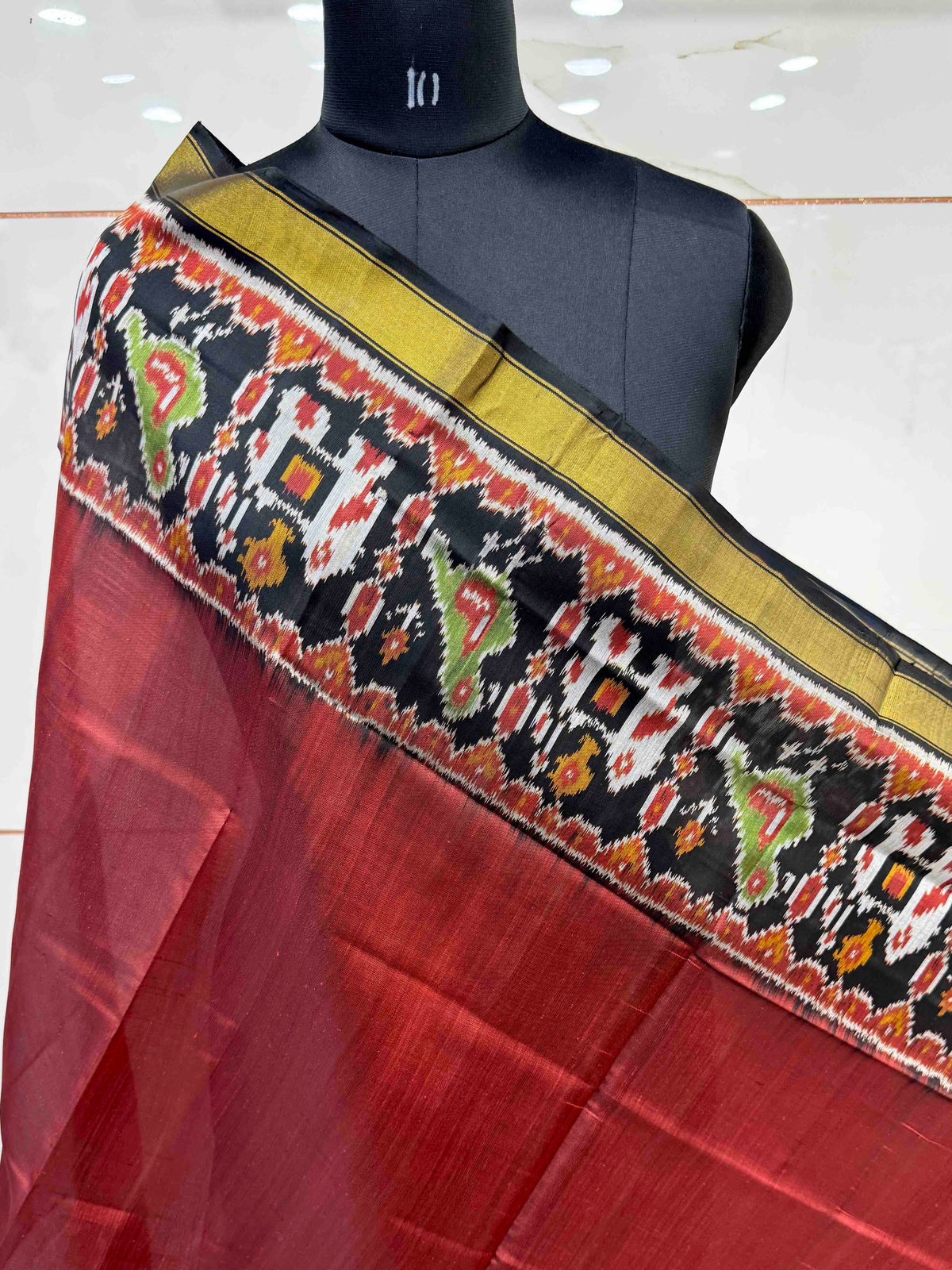 Black & Red Plain Single Ikat Patola Dupatta