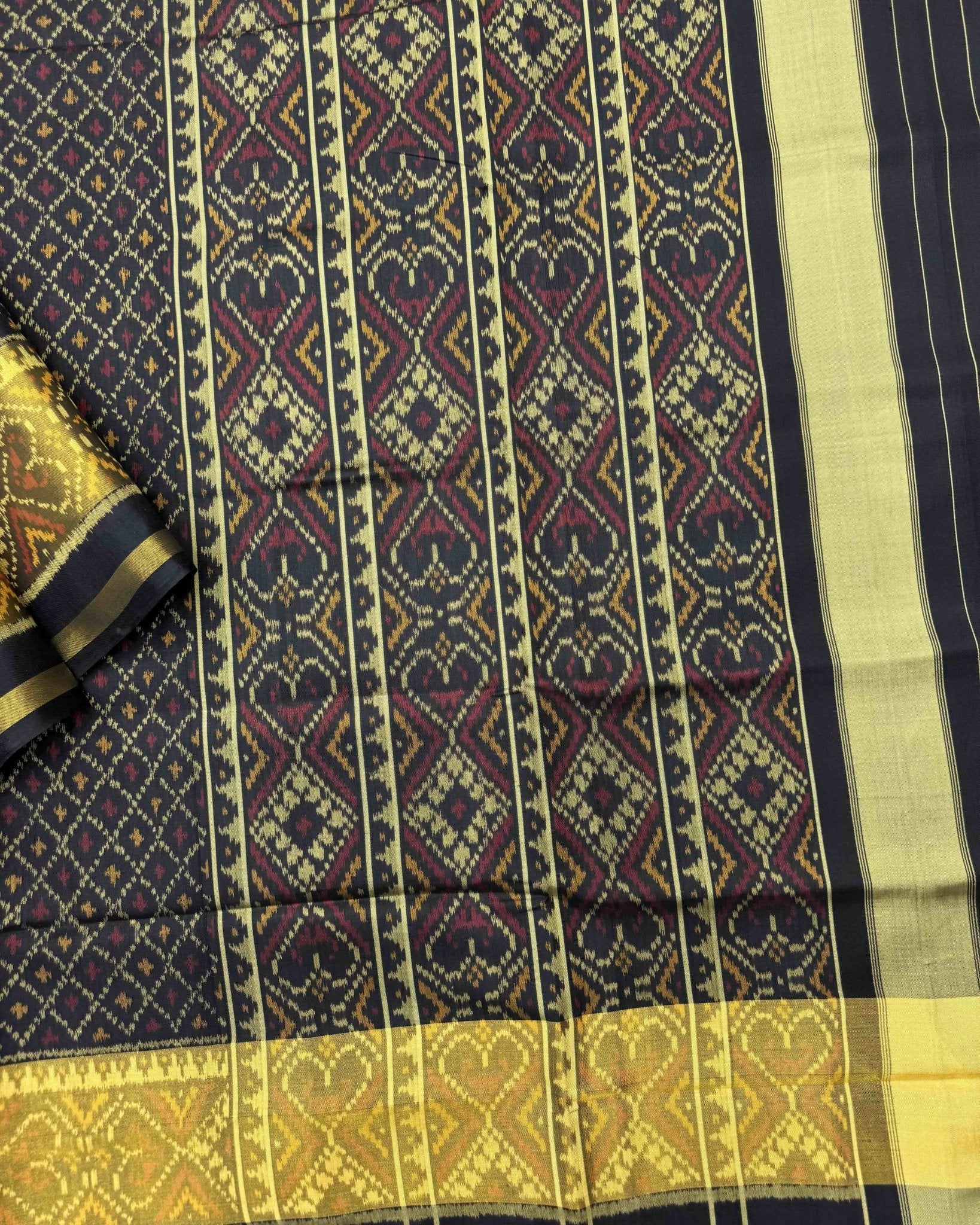 Black Dariya Bhatt Patola Saree - SindhoiPatolaArt