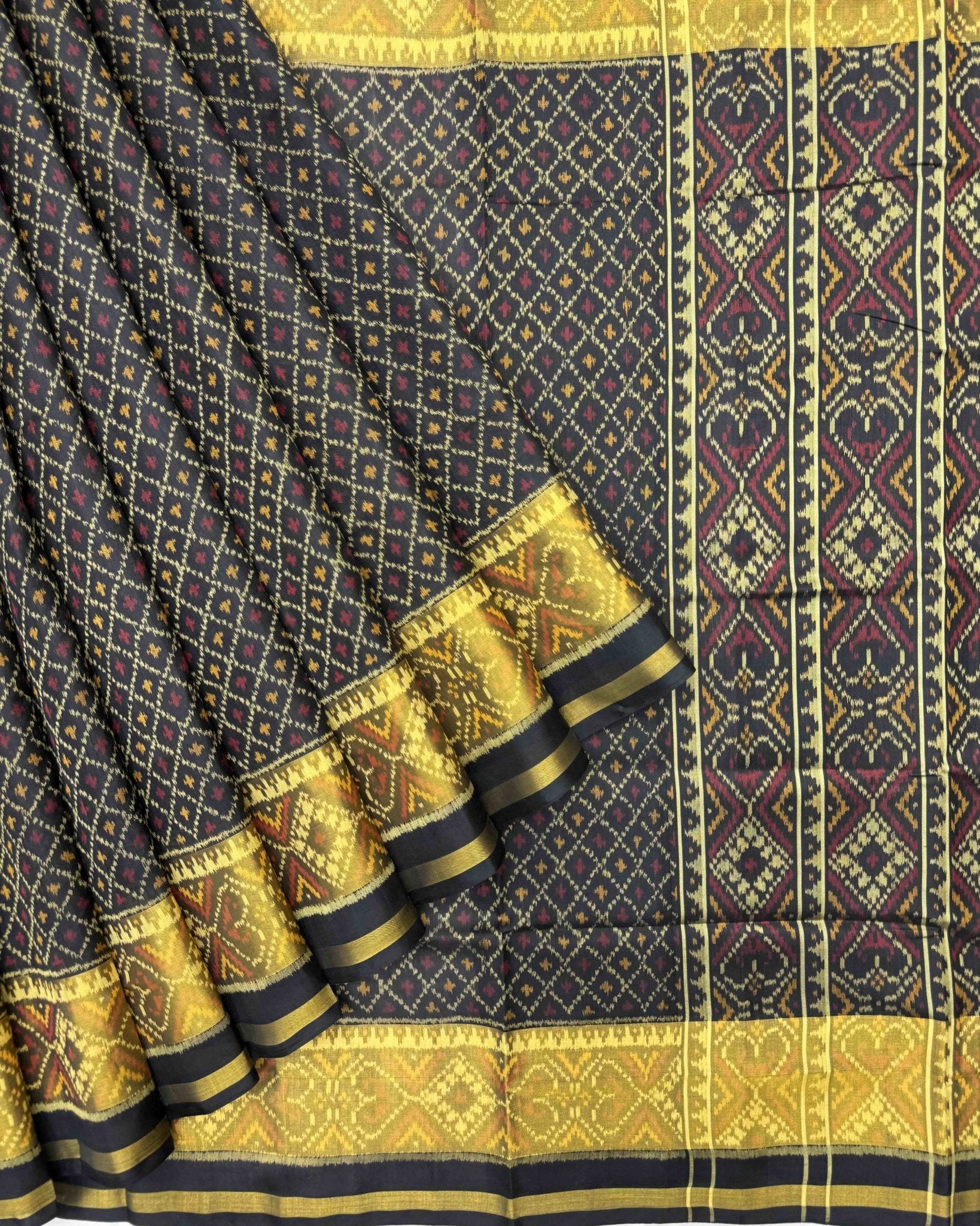 Black Dariya Bhatt Patola Saree - SindhoiPatolaArt