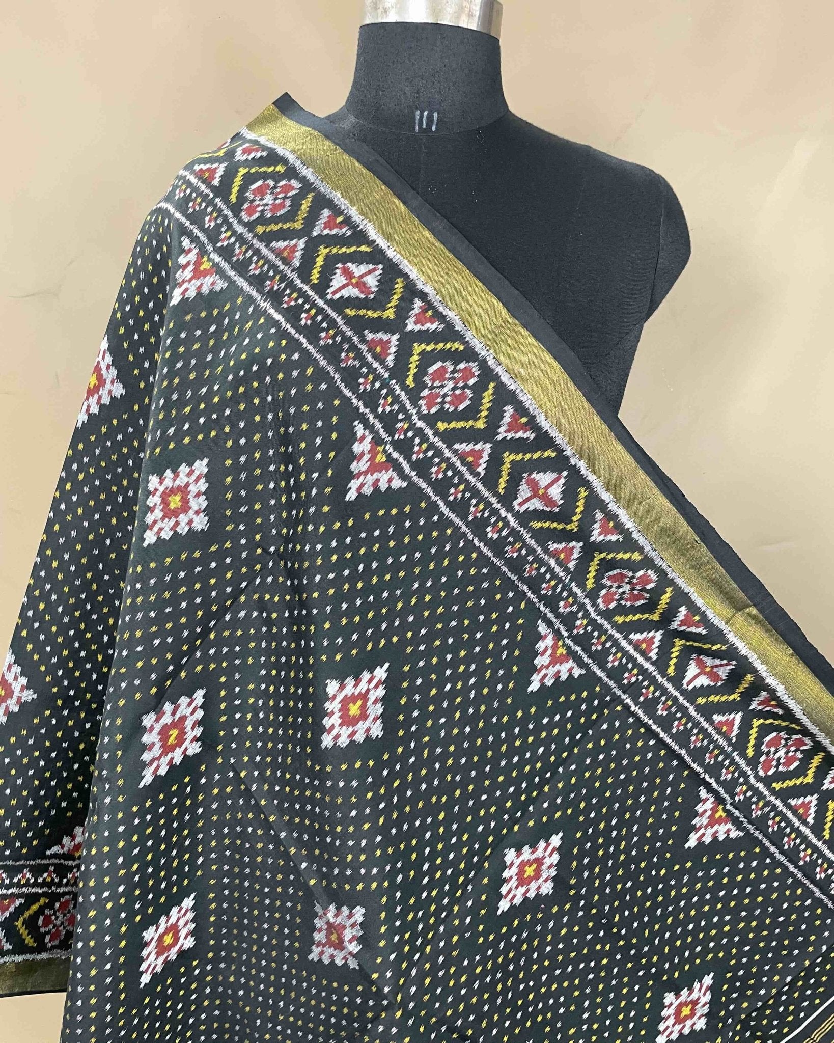 Black Doted Panchanda Patola Dupatta - SindhoiPatolaArt