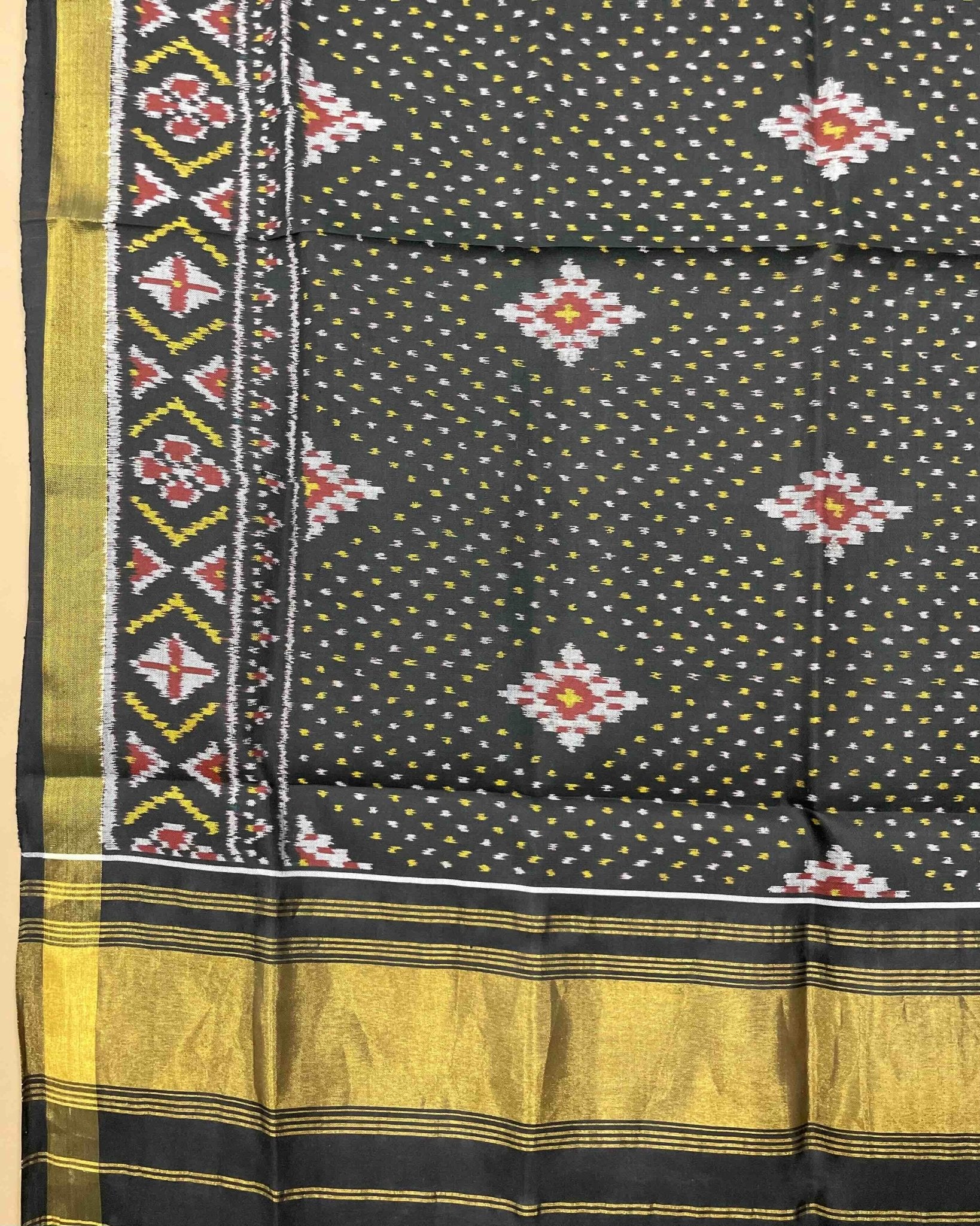 Black Doted Panchanda Patola Dupatta - SindhoiPatolaArt