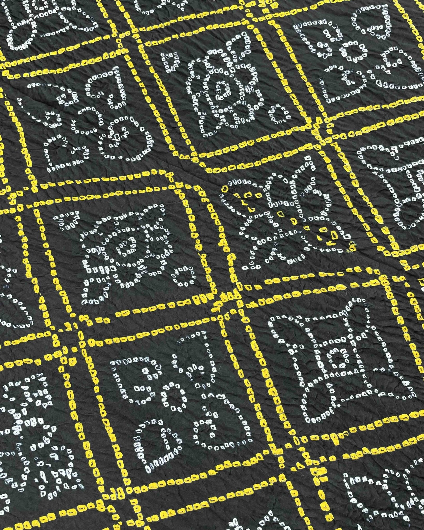 Black Gajji Bandhani Dupatta - SindhoiPatolaArt