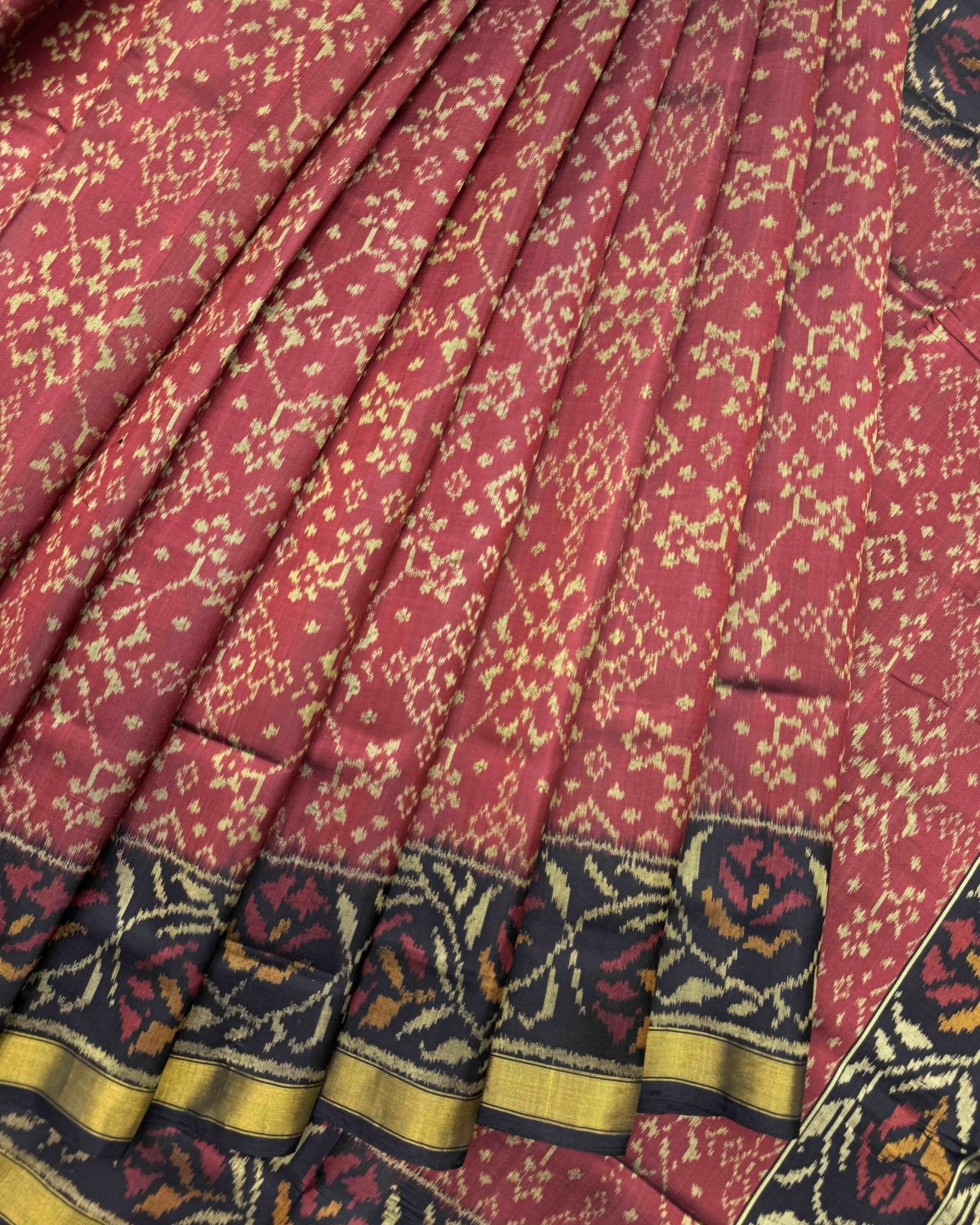 Black & Red Navratan Patola Saree - SindhoiPatolaArt