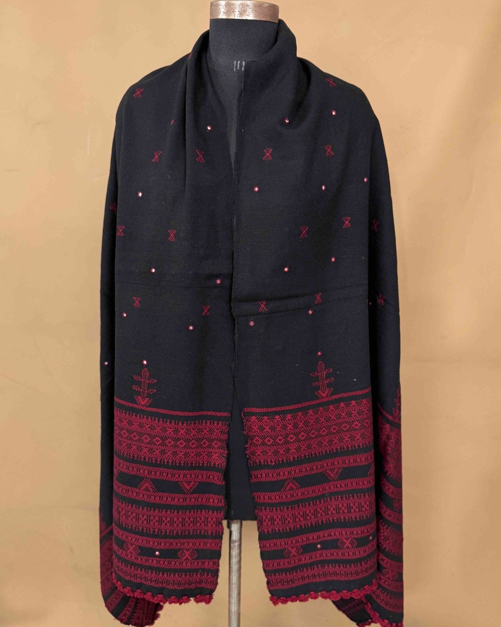 Black with Red Pallu Zad Butti Mirror Kutchi Woolen Shawl - SindhoiPatolaArt