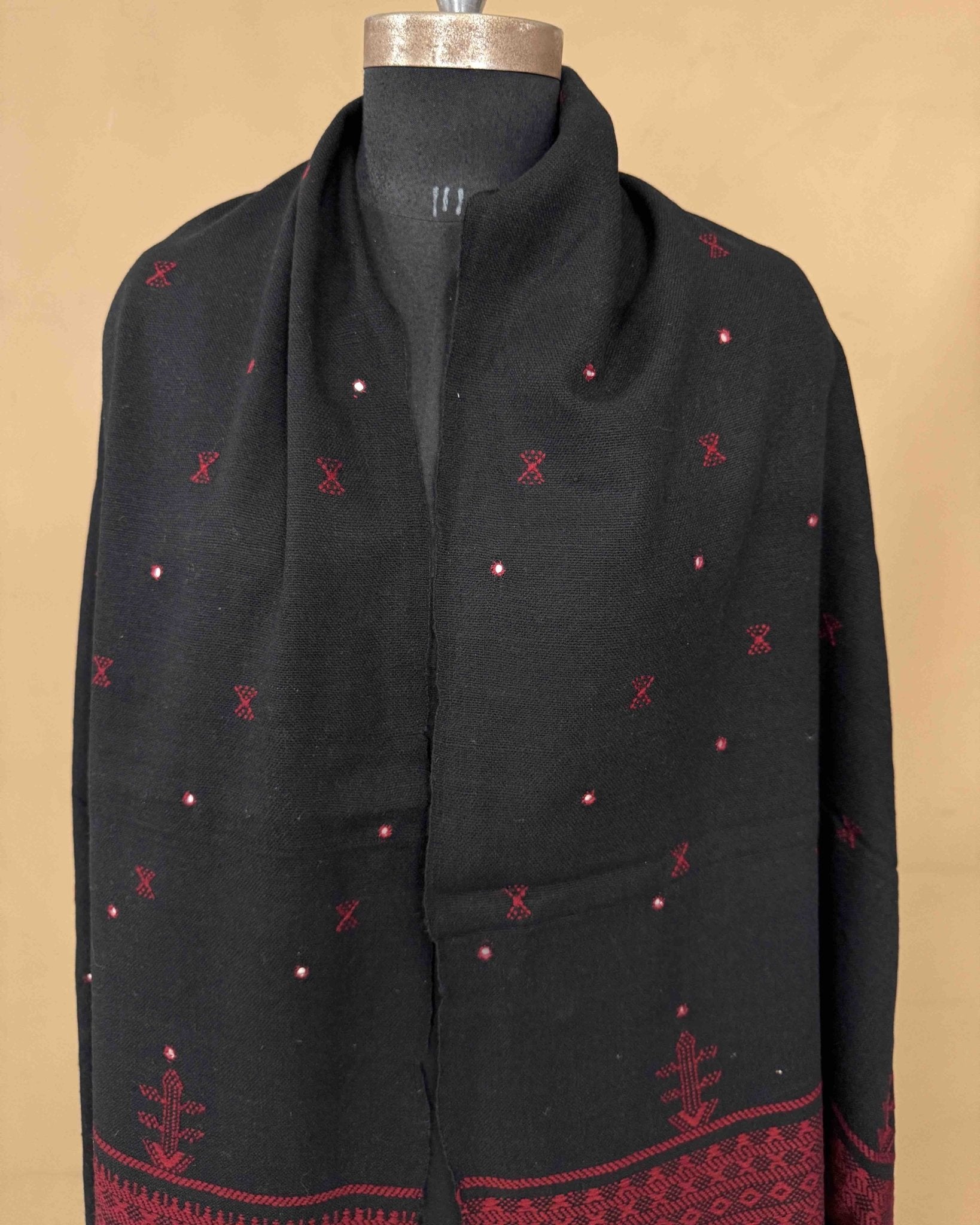 Black with Red Pallu Zad Butti Mirror Kutchi Woolen Shawl - SindhoiPatolaArt
