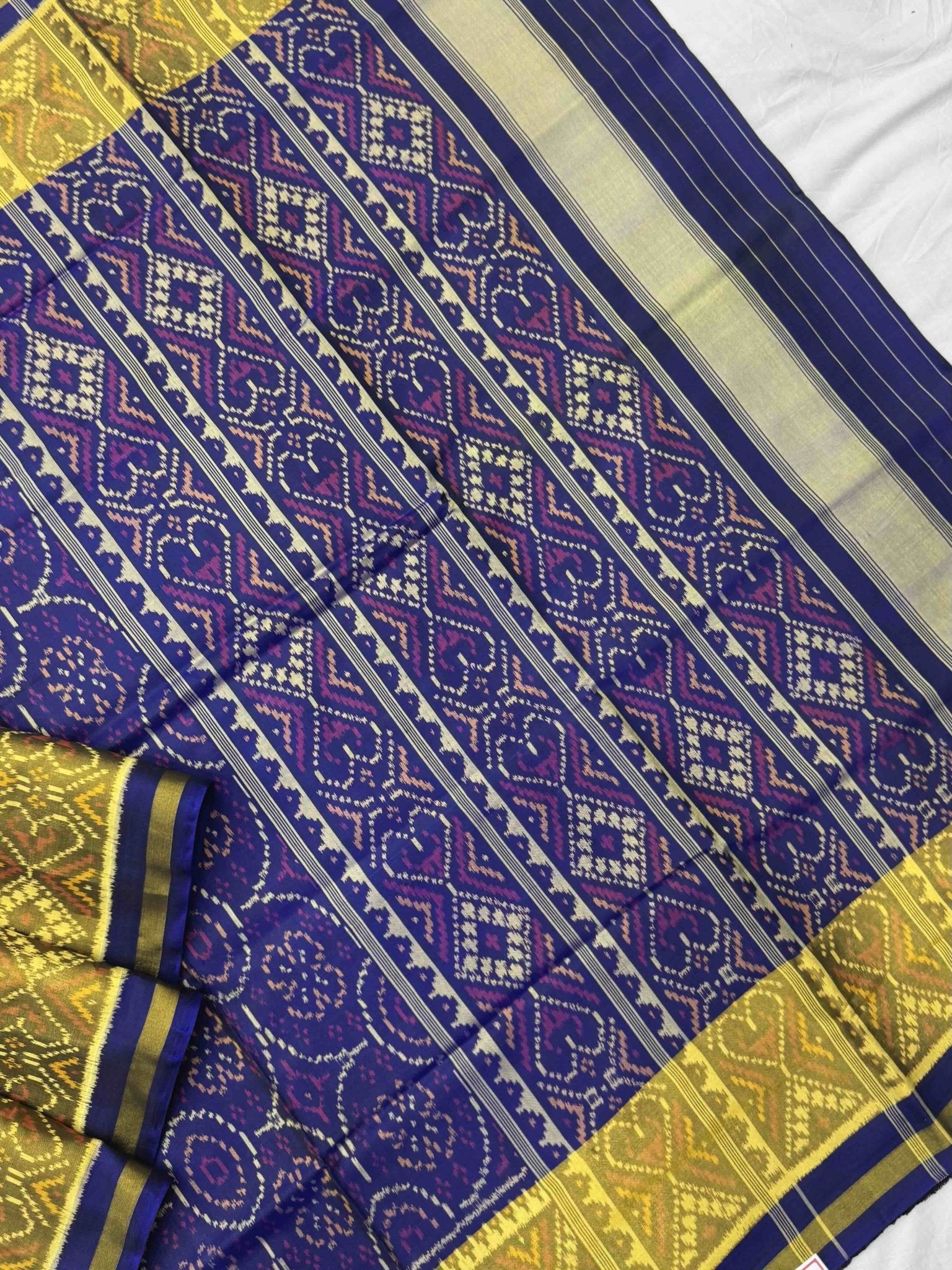 Blue circle design tissue Border Patola Saree - SindhoiPatolaArt