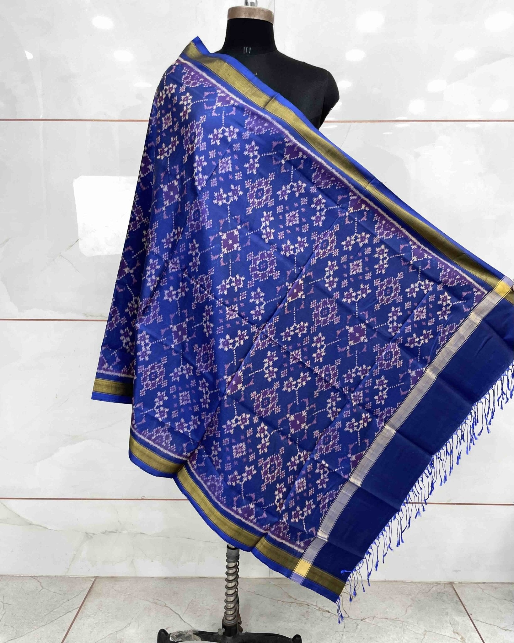 Blue Navratan Patola Dupatta - SindhoiPatolaArt