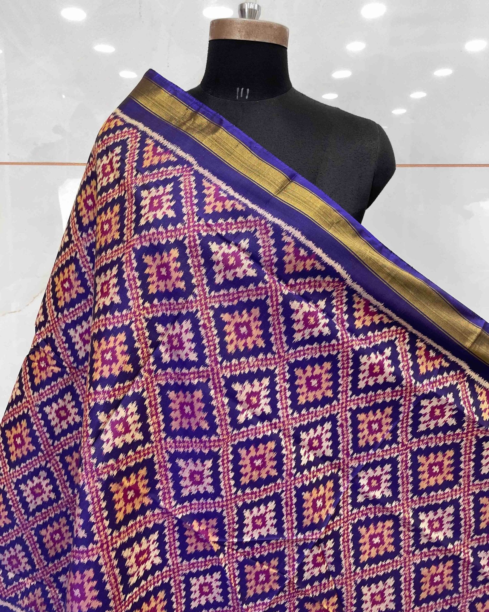 Blue Panchanda Patola Dupatta - SindhoiPatolaArt