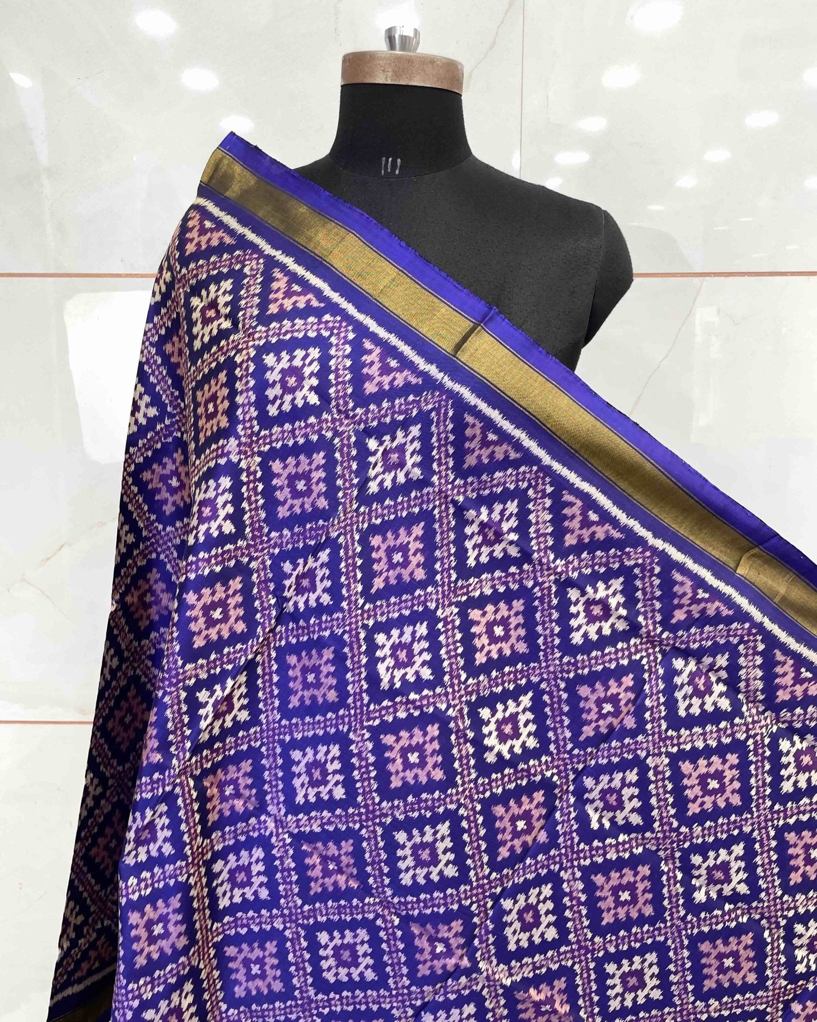 Blue Panchanda Patola Dupatta - SindhoiPatolaArt
