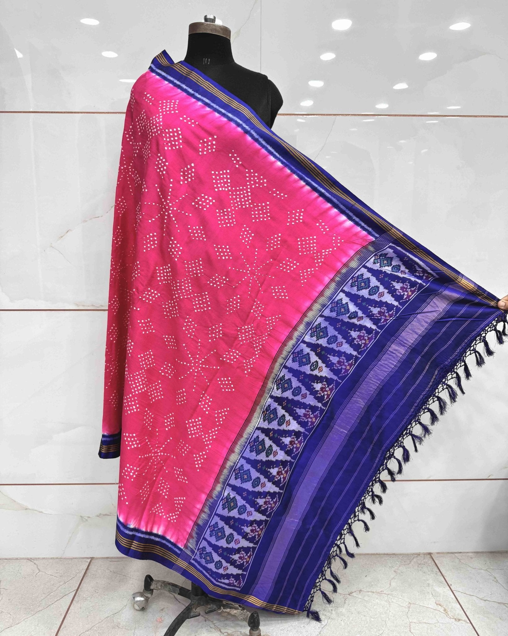 Blue & Pink Bandhani Patola Dupatta - SindhoiPatolaArt