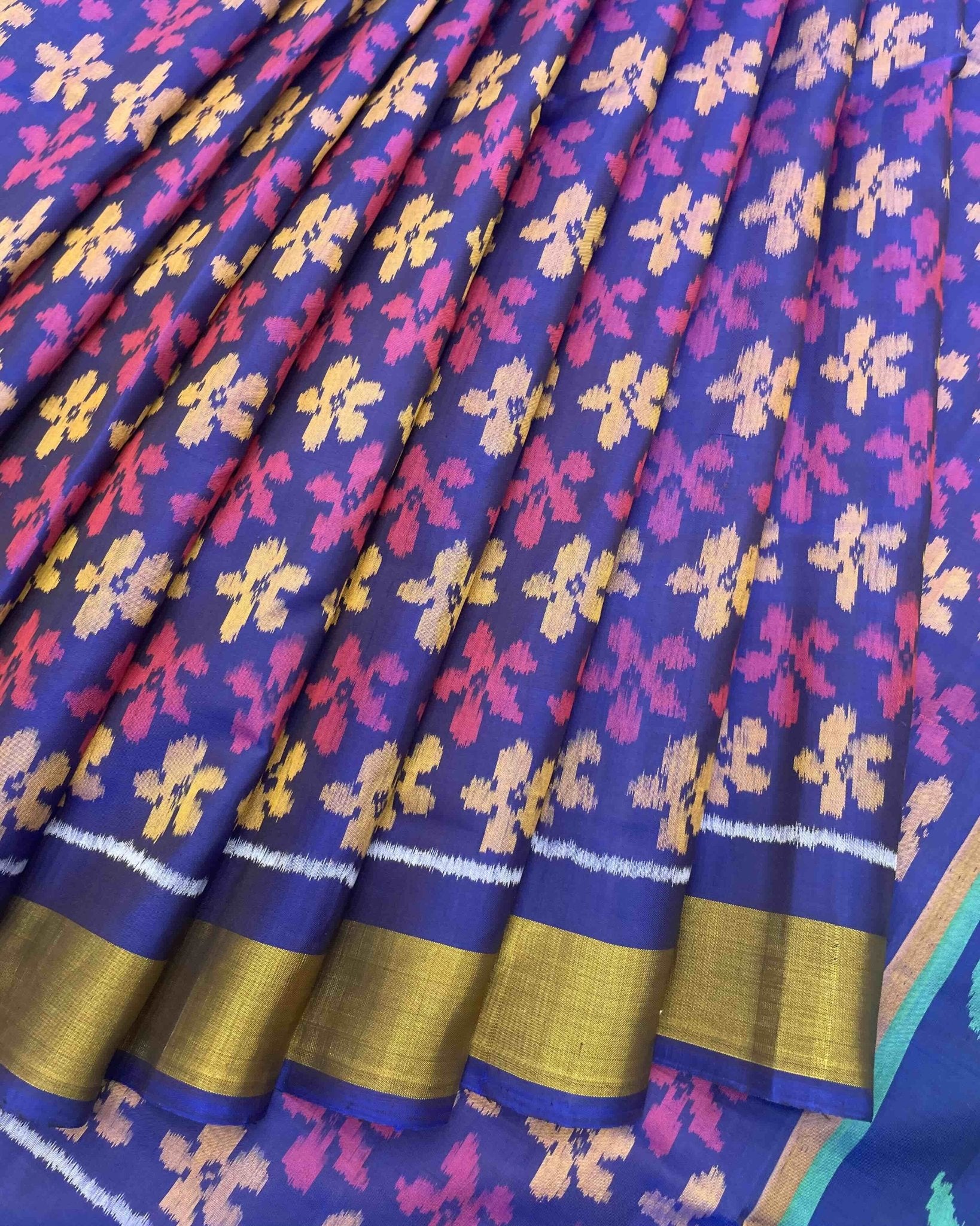 Blue & Purle Fancy Flower with Parrot Pallu Patola Saree - SindhoiPatolaArt