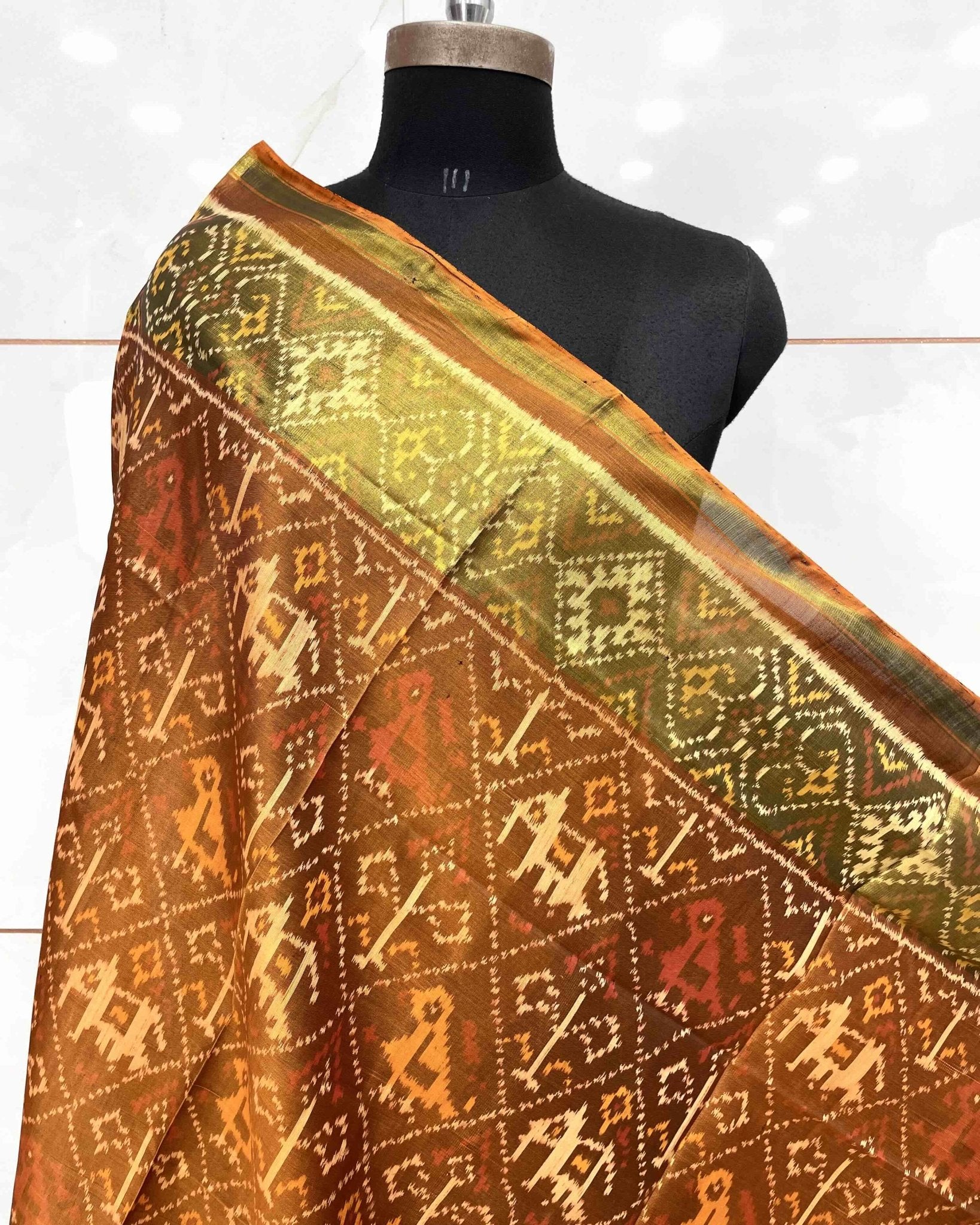 Copper Narikunj Patola Dupatta - SindhoiPatolaArt