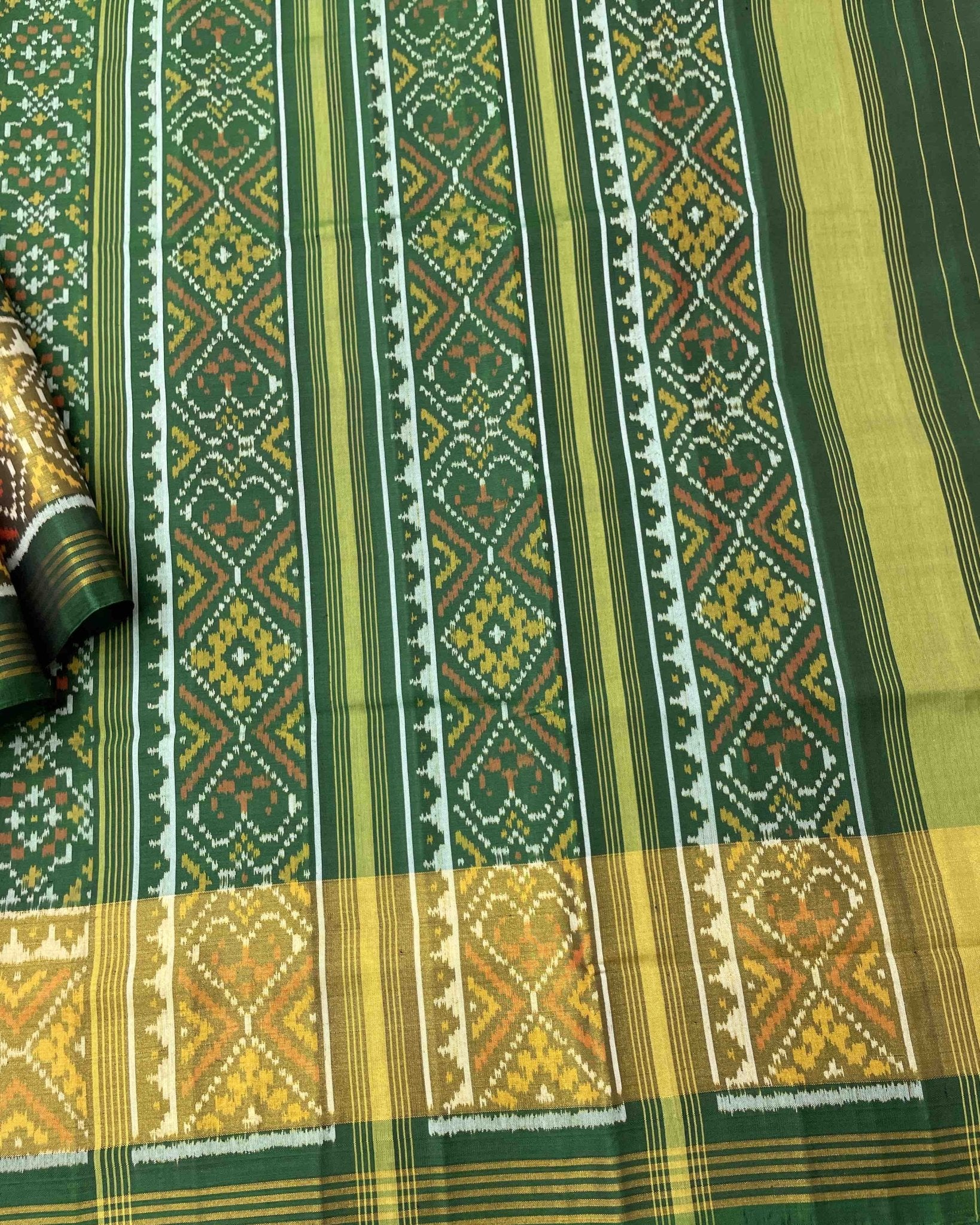 Green Buttonful Designer Patola Saree - SindhoiPatolaArt