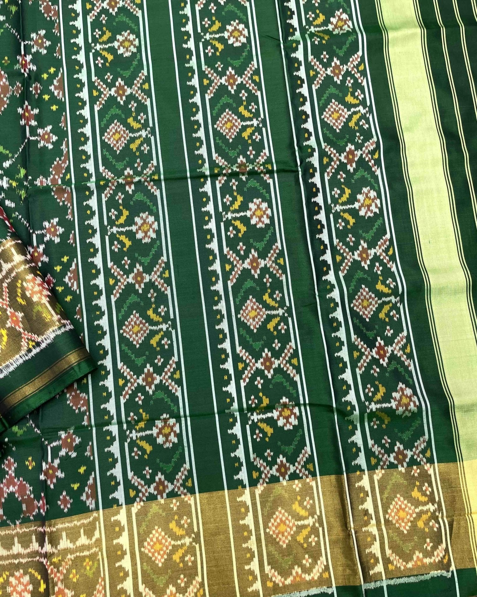 Green Navratan Patola Saree - SindhoiPatolaArt