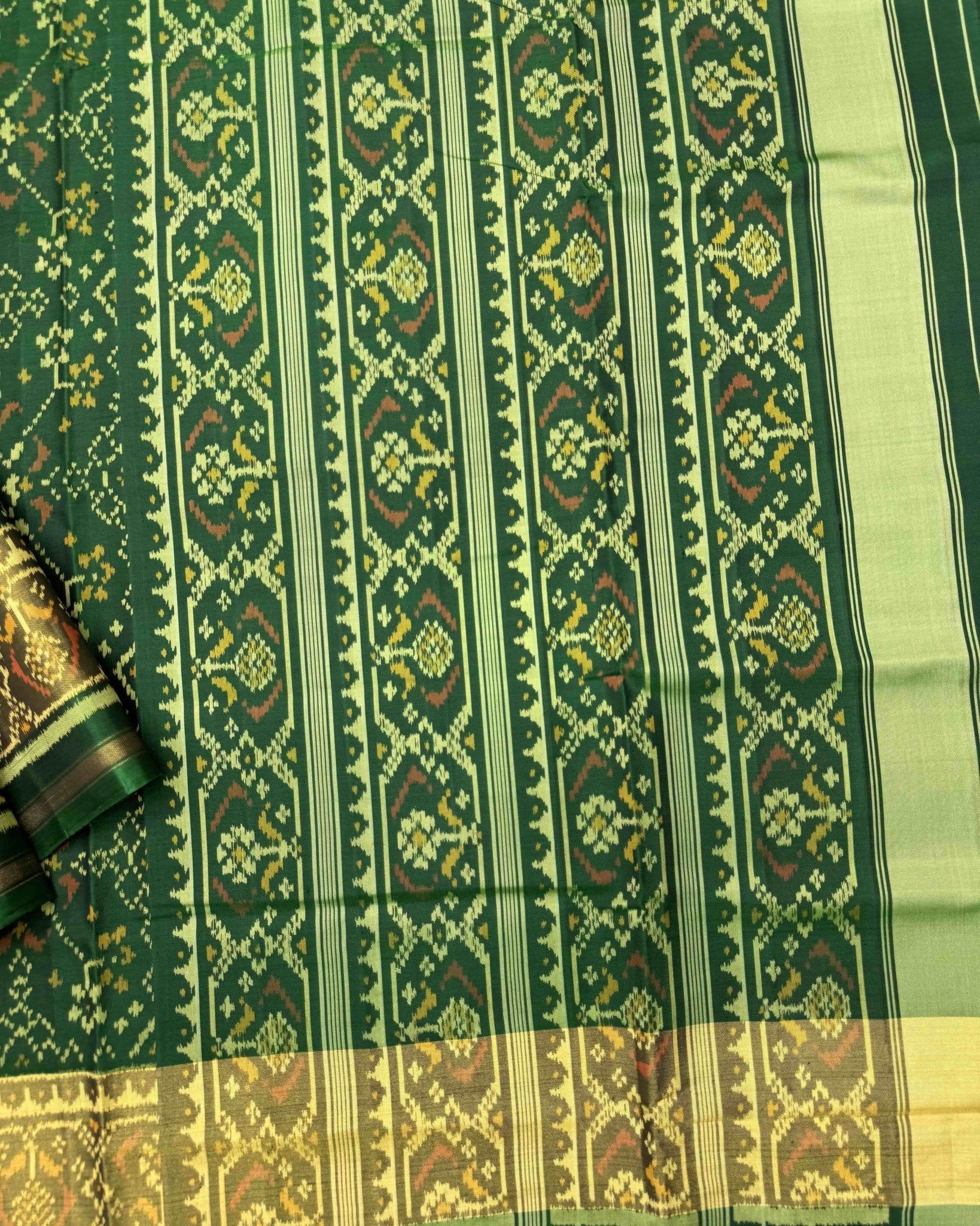 Green Navratan Patola Saree - SindhoiPatolaArt