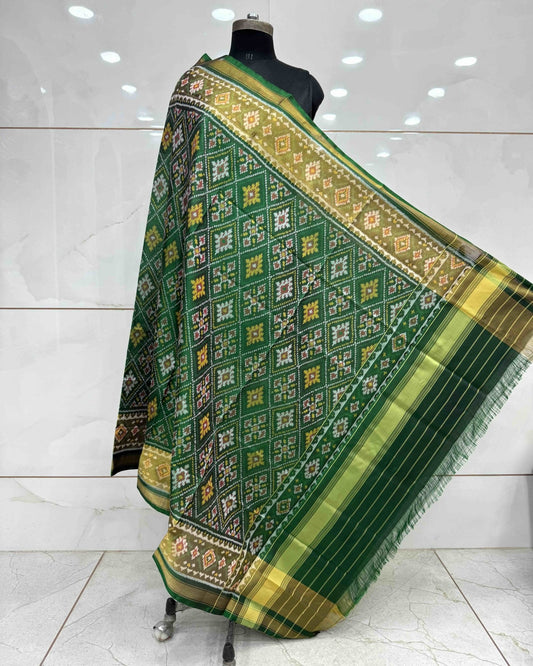 Green Panchanda Patola Dupatta - SindhoiPatolaArt