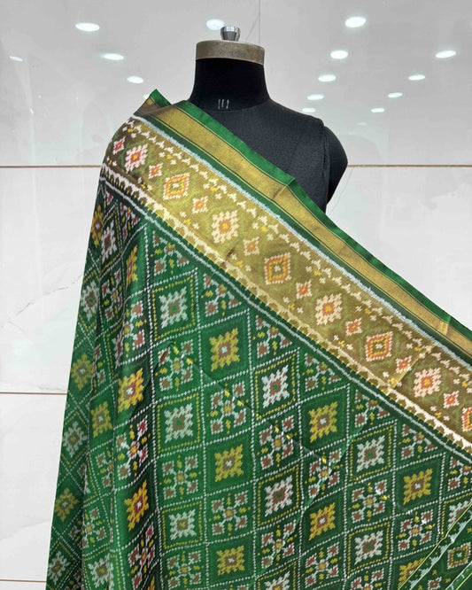 Green Panchanda Patola Dupatta - SindhoiPatolaArt