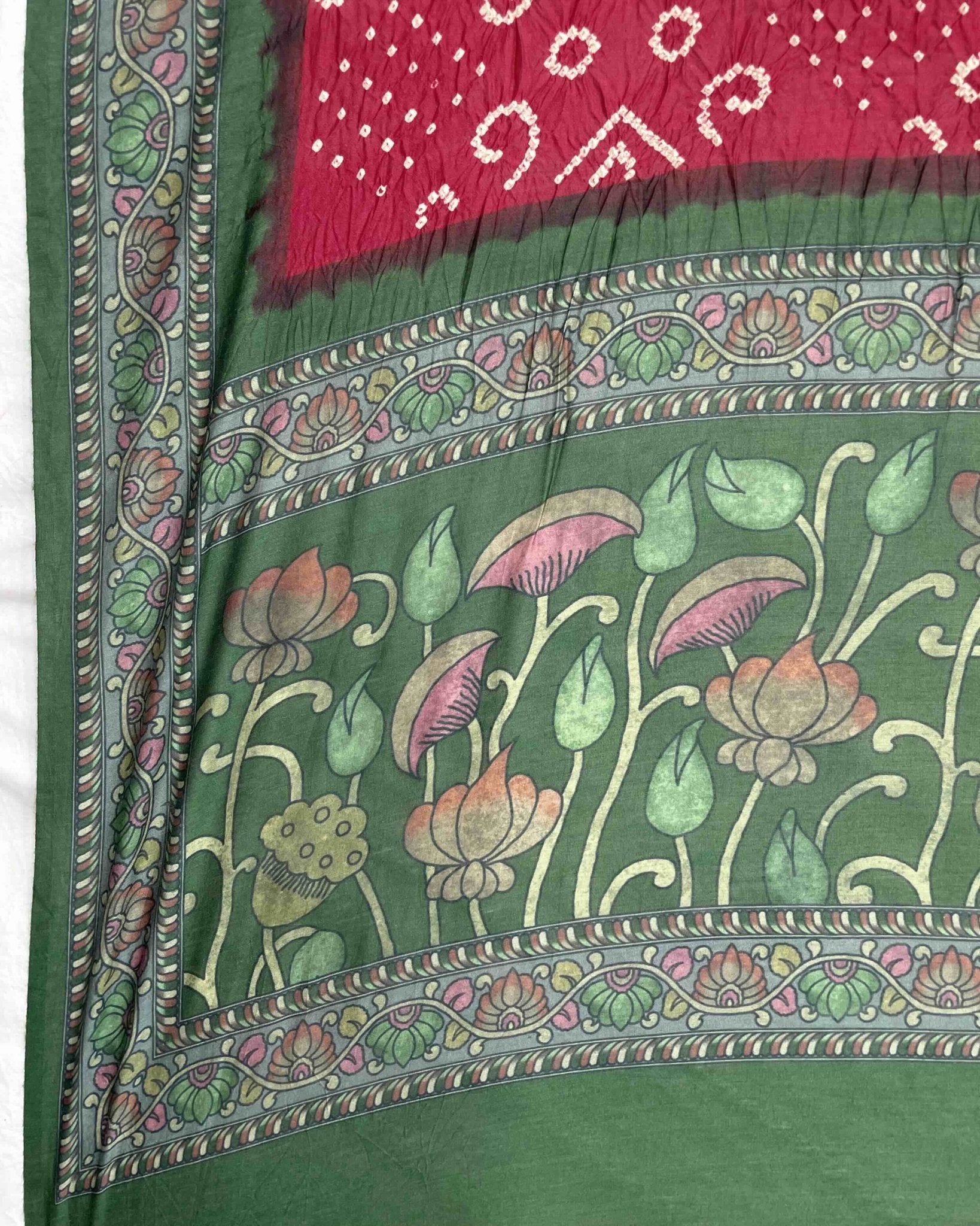 Green & Red Kalamkari Bandhani Dupatta - SindhoiPatolaArt