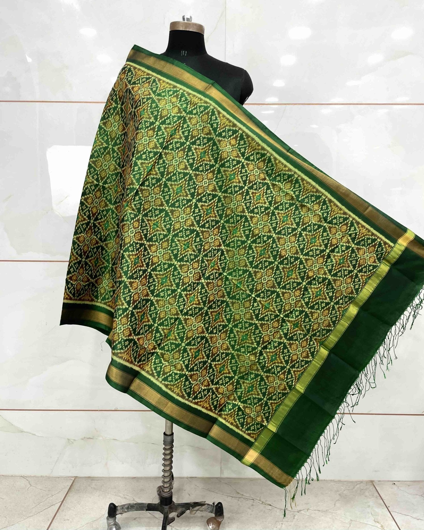 Green Solsitara Design Patola Dupatta - SindhoiPatolaArt