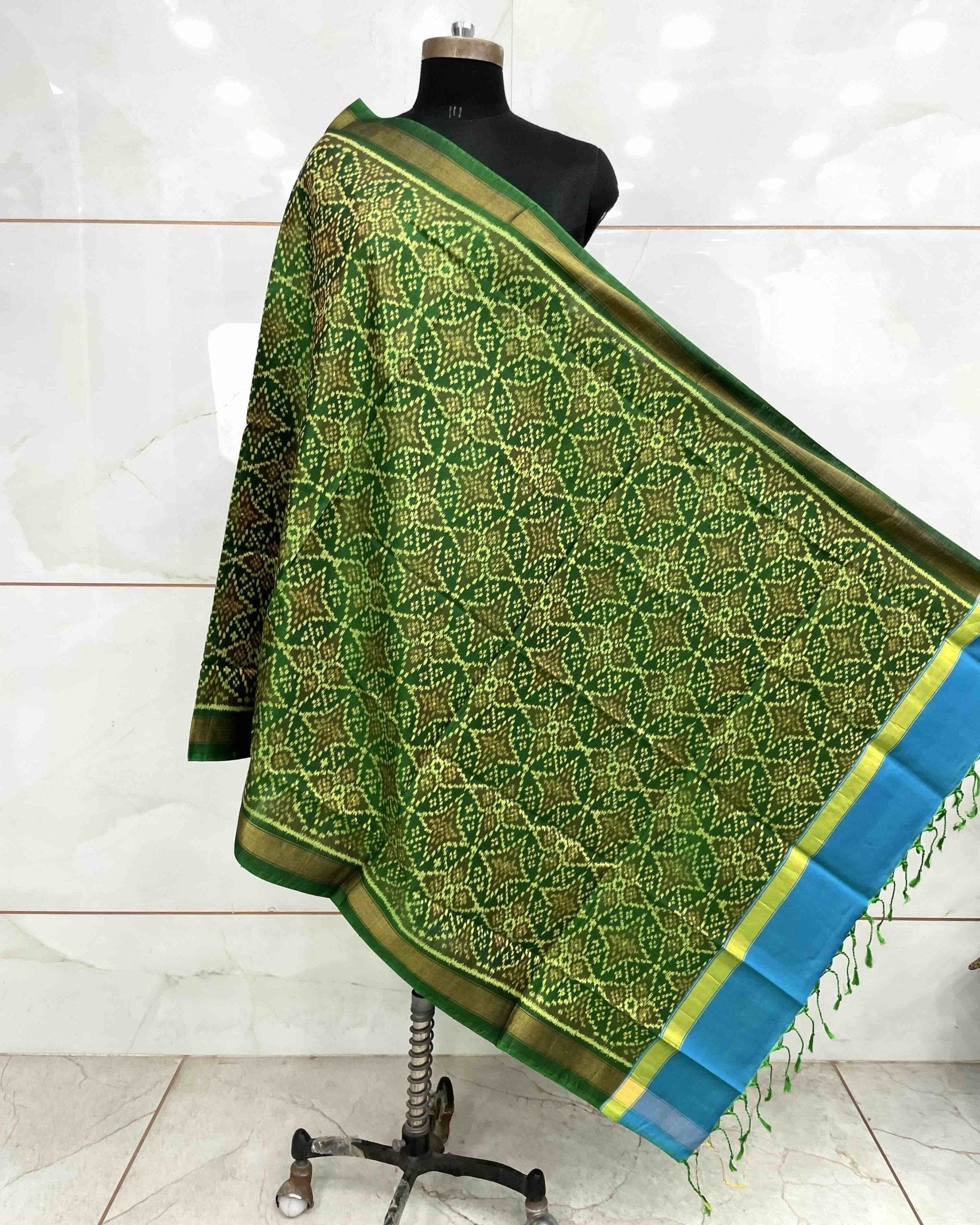 Green Solsitara Design Patola Dupatta - SindhoiPatolaArt