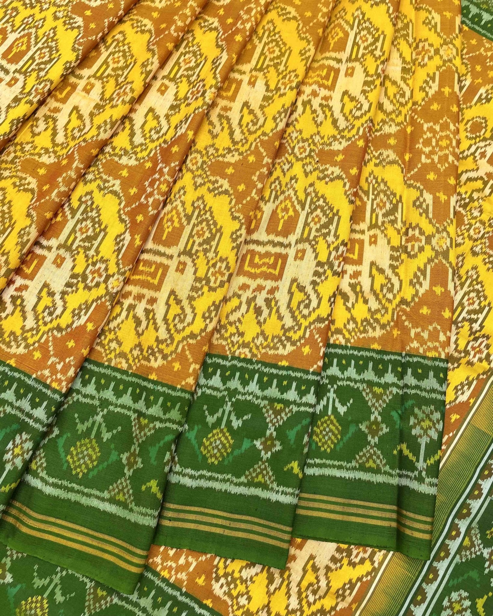 Green & Yellow Big Figure Elephant Chhabdi Patola Saree - SindhoiPatolaArt