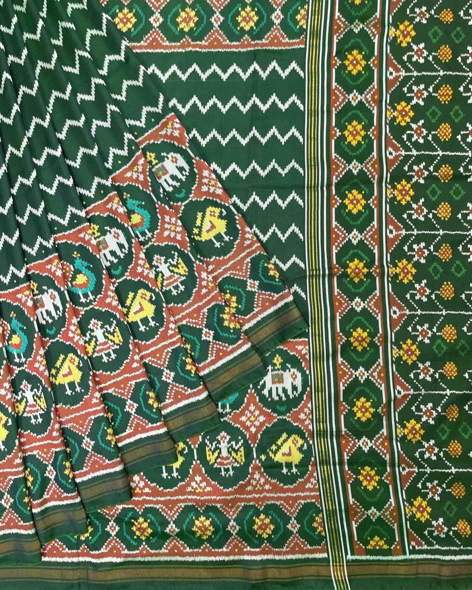 Green Zig Zag with Narikunj Scut Border Designer Patola Saree - SindhoiPatolaArt