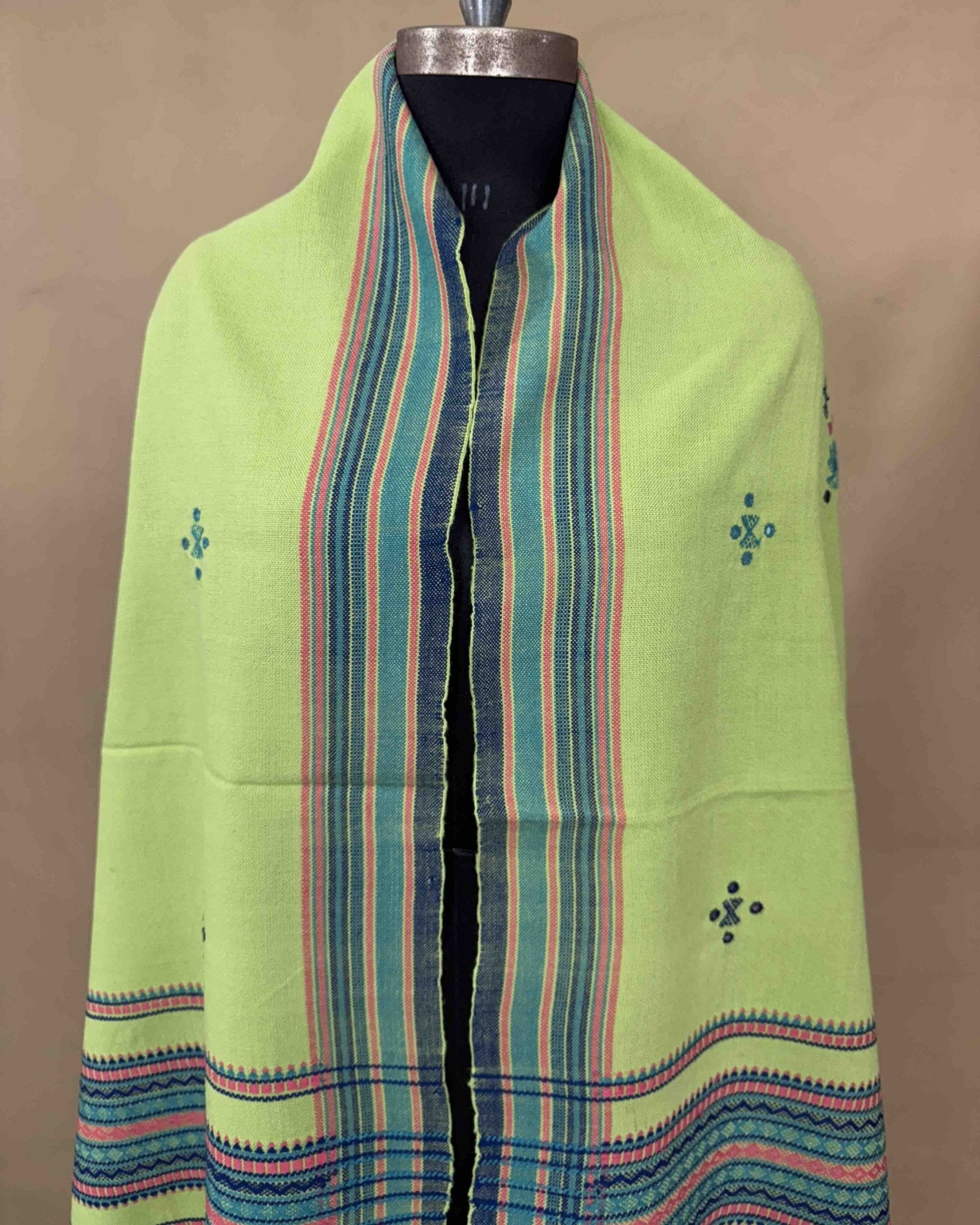 Light Green Chomukh Mirror Kutchi Woolen Shawl - SindhoiPatolaArt