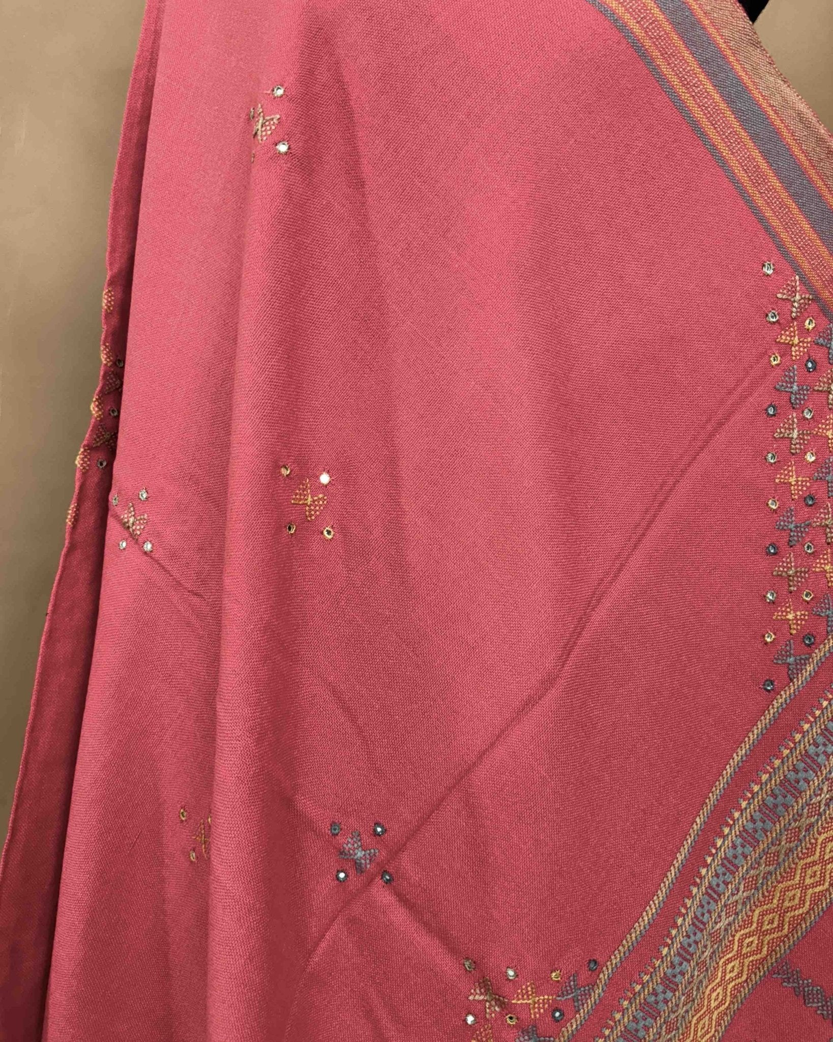 Light Pink Butta Mirror & Corner Mirror Kutchi Woolen Shawl - SindhoiPatolaArt