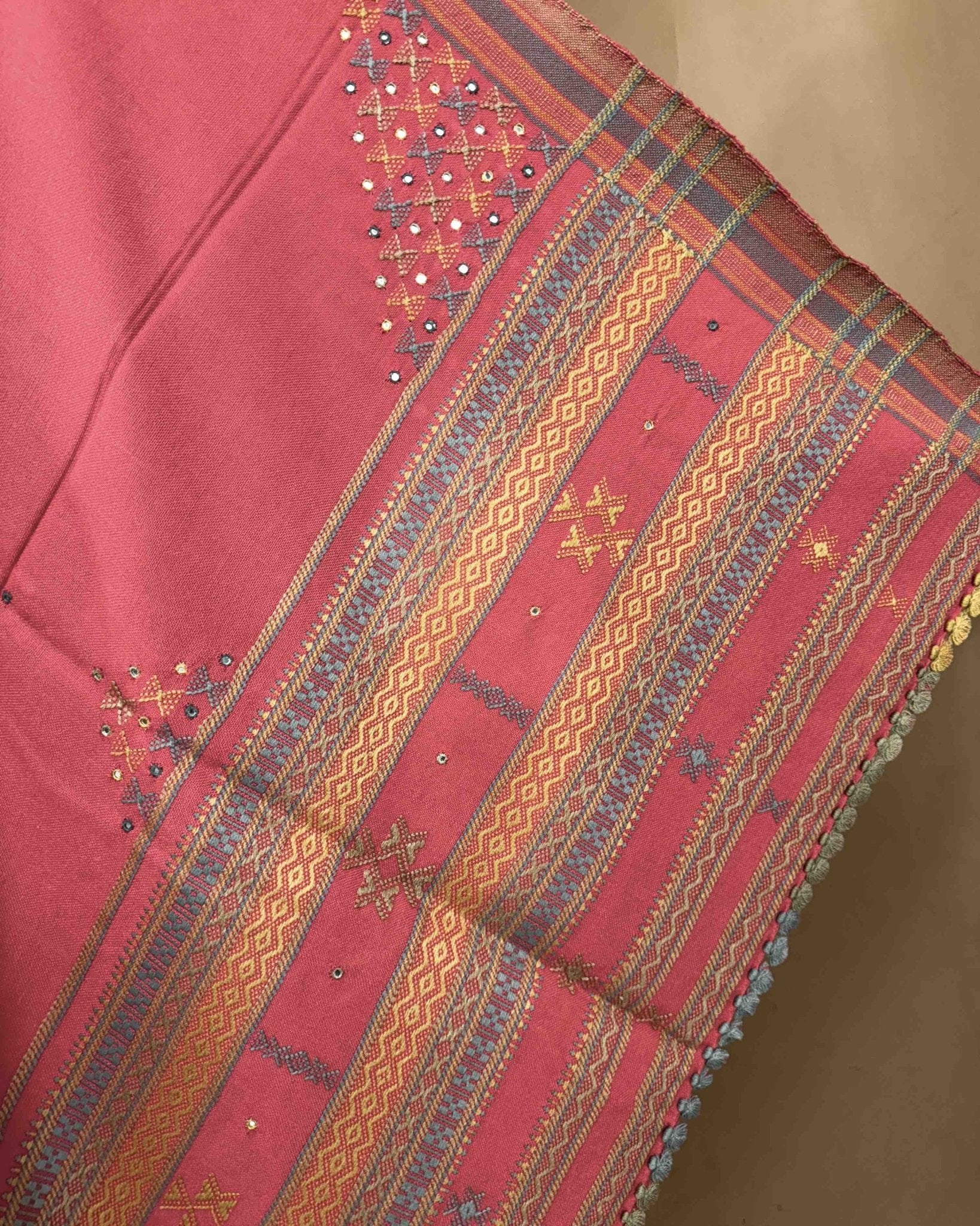 Light Pink Butta Mirror & Corner Mirror Kutchi Woolen Shawl - SindhoiPatolaArt