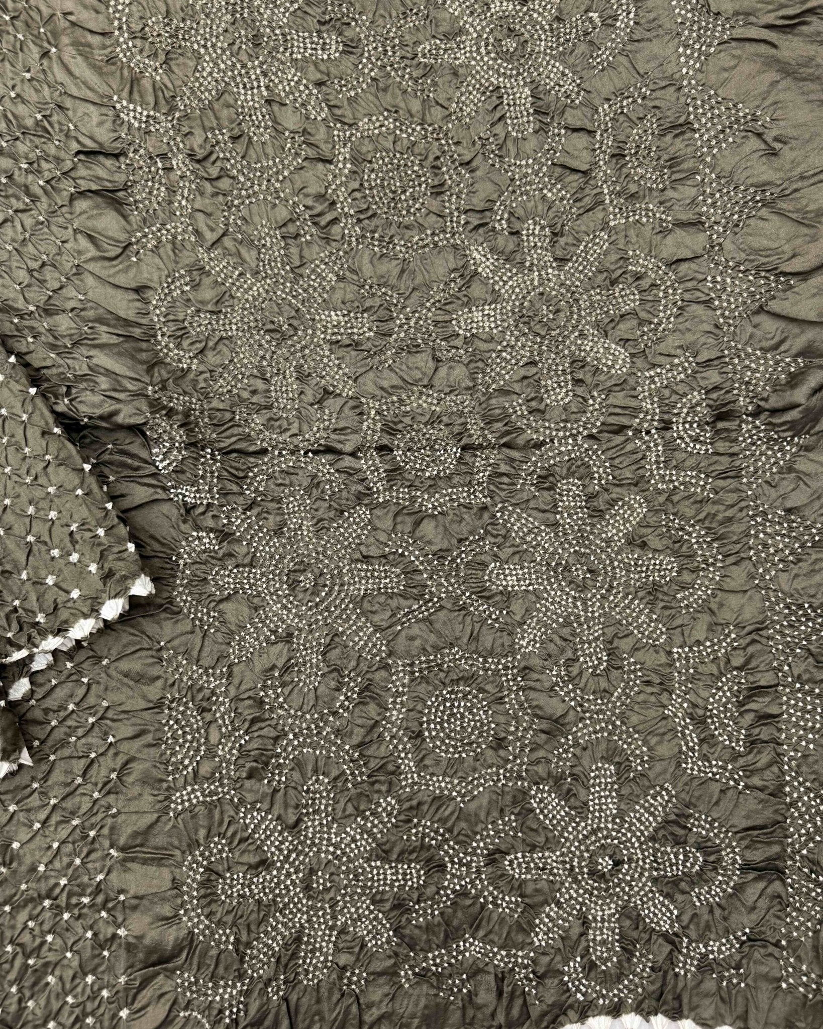 Mehendi Chiniya Bandhani Saree - SindhoiPatolaArt
