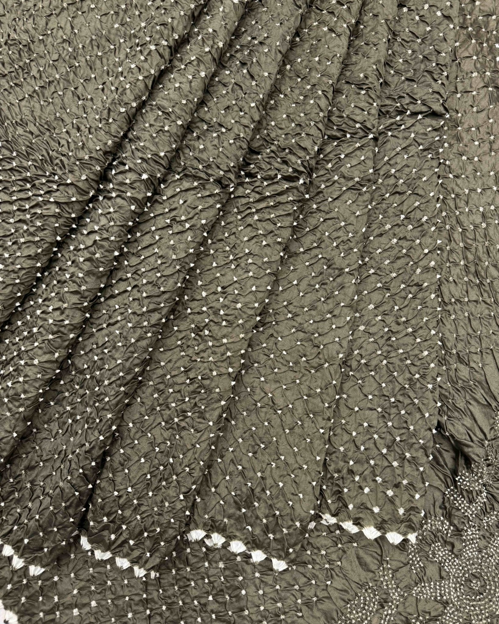 Mehendi Chiniya Bandhani Saree - SindhoiPatolaArt