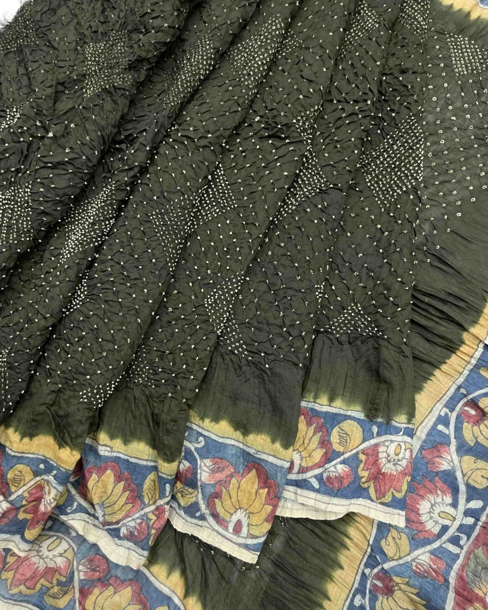 Mehendi Green Munga Silk Pen Kamalkari Bandhani Saree - SindhoiPatolaArt