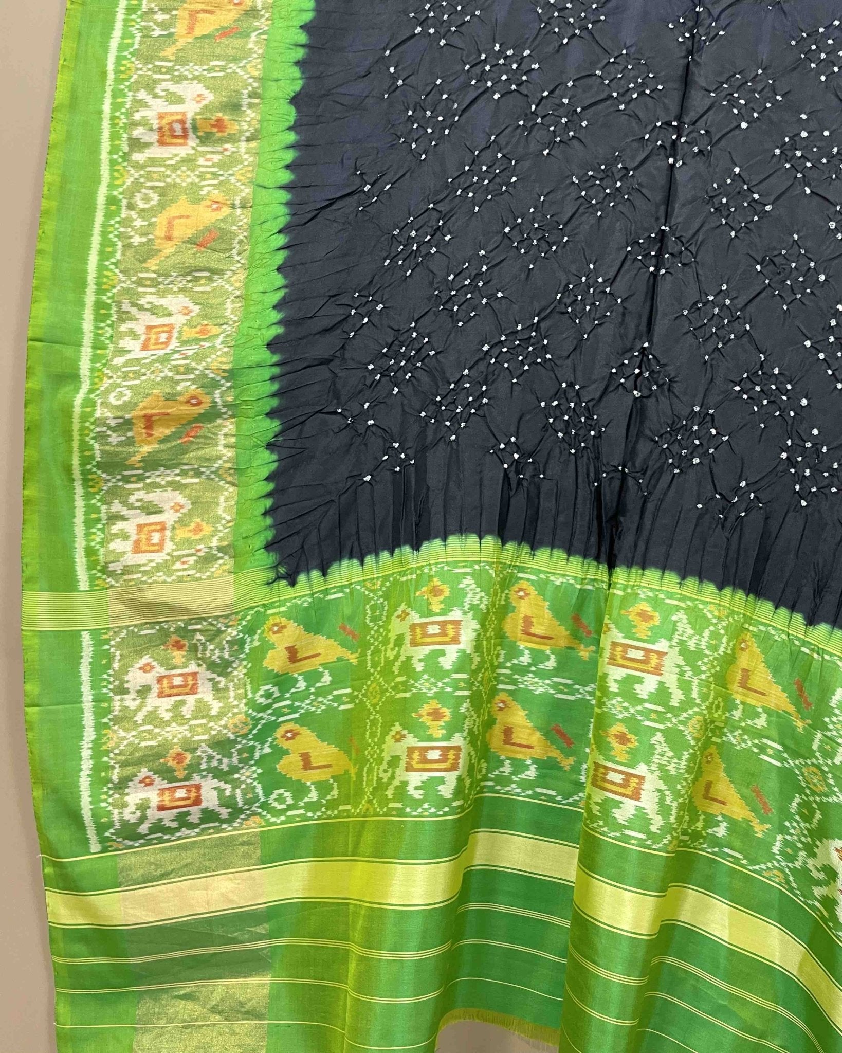 Parrot Green & Black Bandhani Patola Dupatta - SindhoiPatolaArt