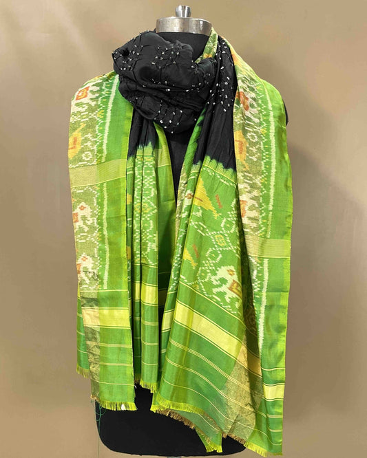 Parrot Green & Black Bandhani Patola Dupatta - SindhoiPatolaArt