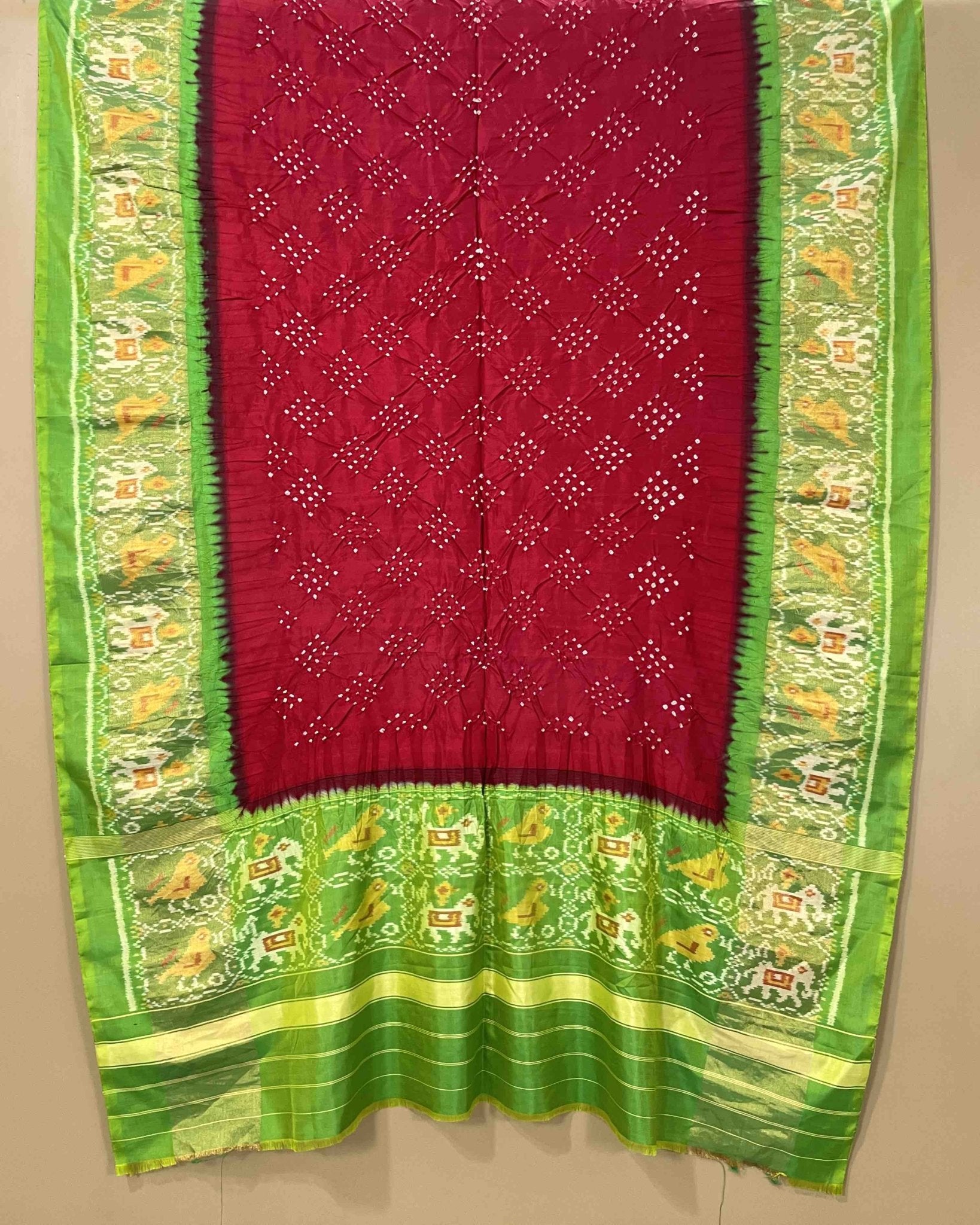 Parrot Green & Red Bandhani Patola Dupatta - SindhoiPatolaArt