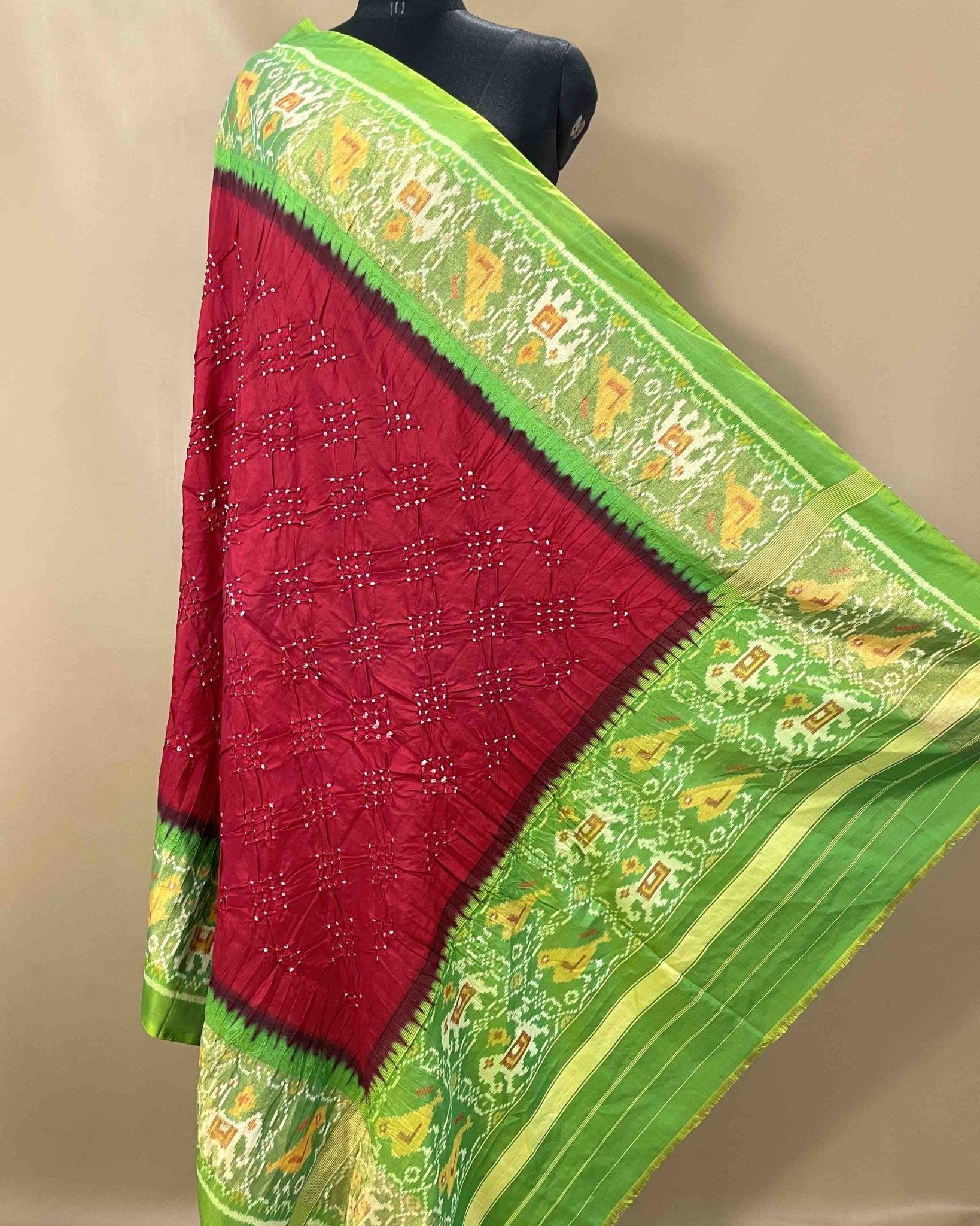 Parrot Green & Red Bandhani Patola Dupatta - SindhoiPatolaArt