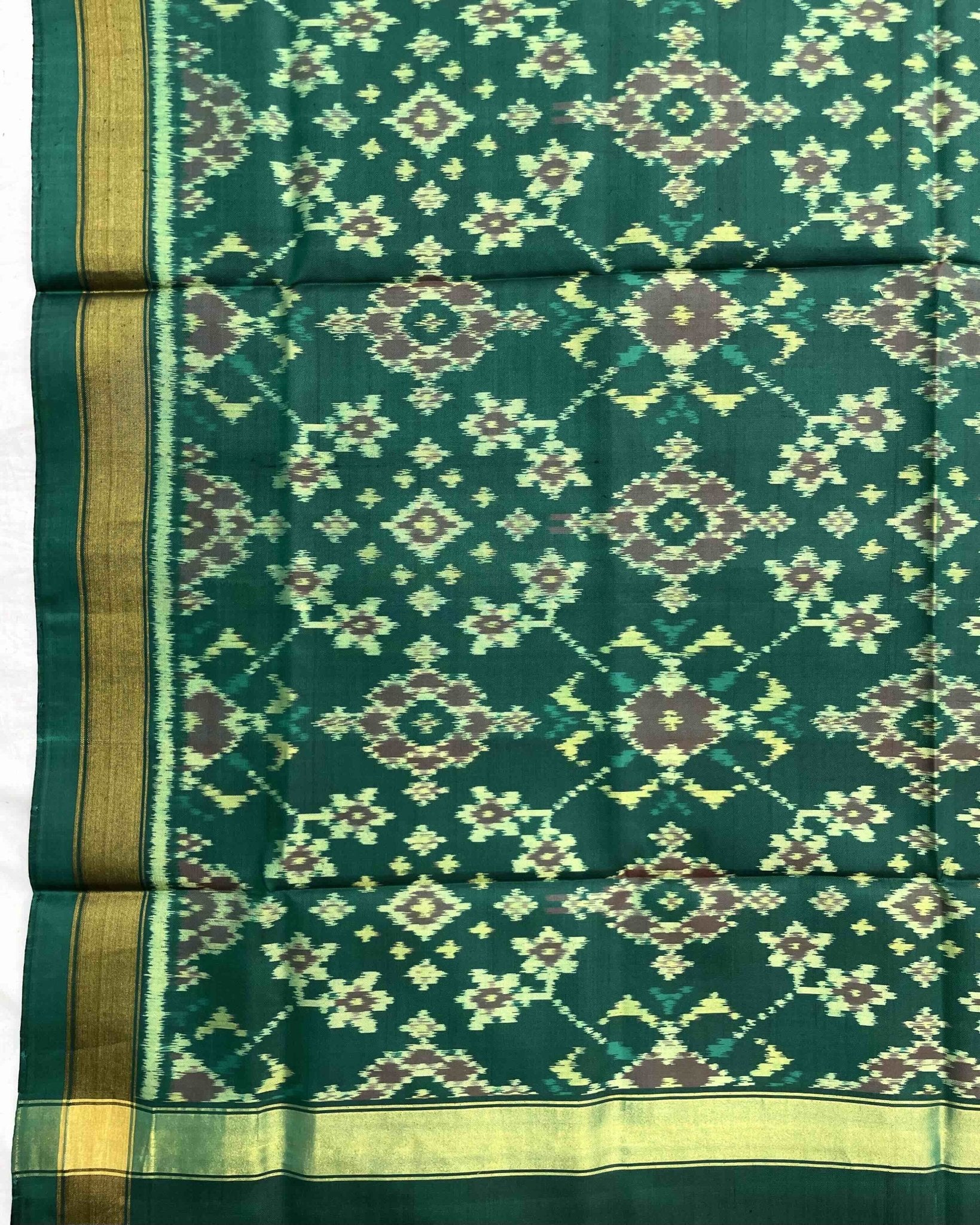 Peacock Shaded Green Navratan Patola Dupatta - SindhoiPatolaArt