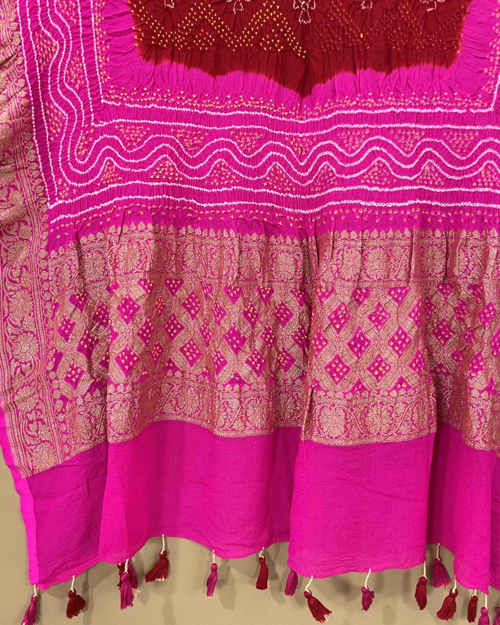 Pink & Maroon Georgette Bandhani Dupatta - SindhoiPatolaArt