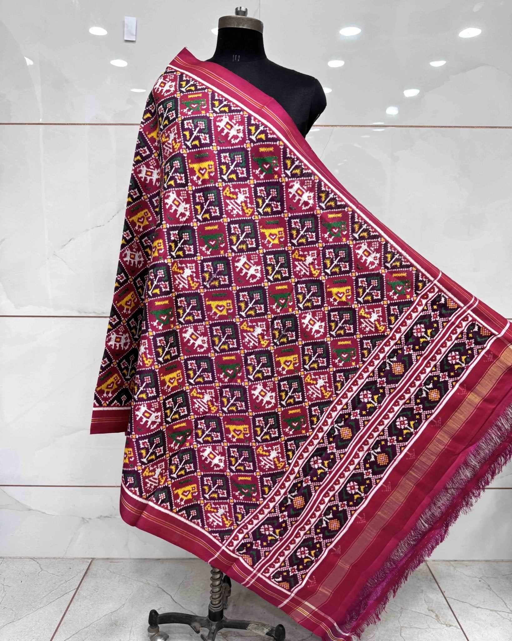 Pink Narikunj Double Ikat Patola Dupatta - SindhoiPatolaArt