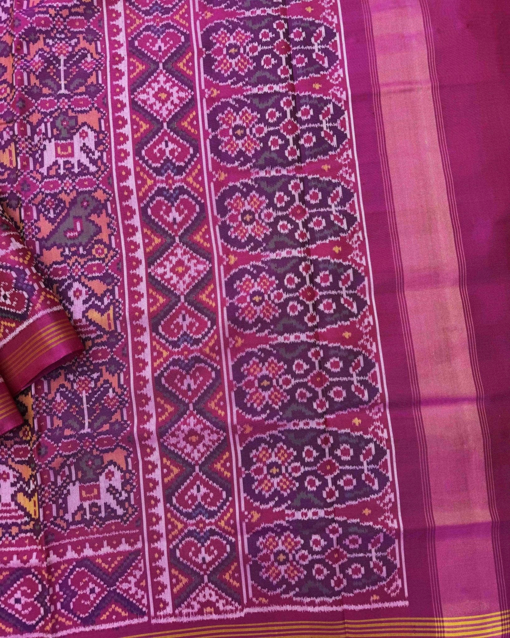 Pink & Peach Small Narikunj Semi Double Ikat Patola Saree - SindhoiPatolaArt
