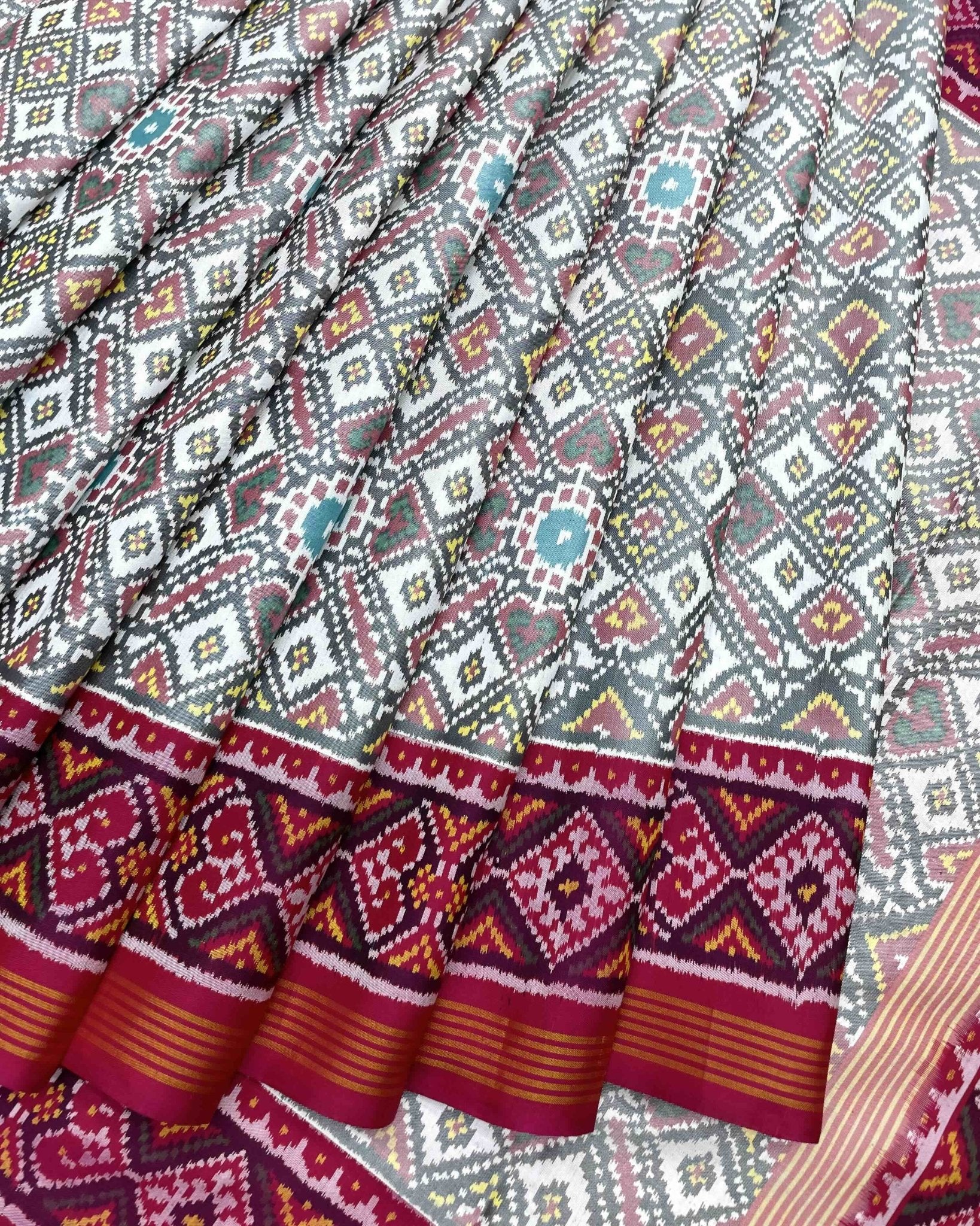 Pink & White Manekchowk Patola Saree - SindhoiPatolaArt