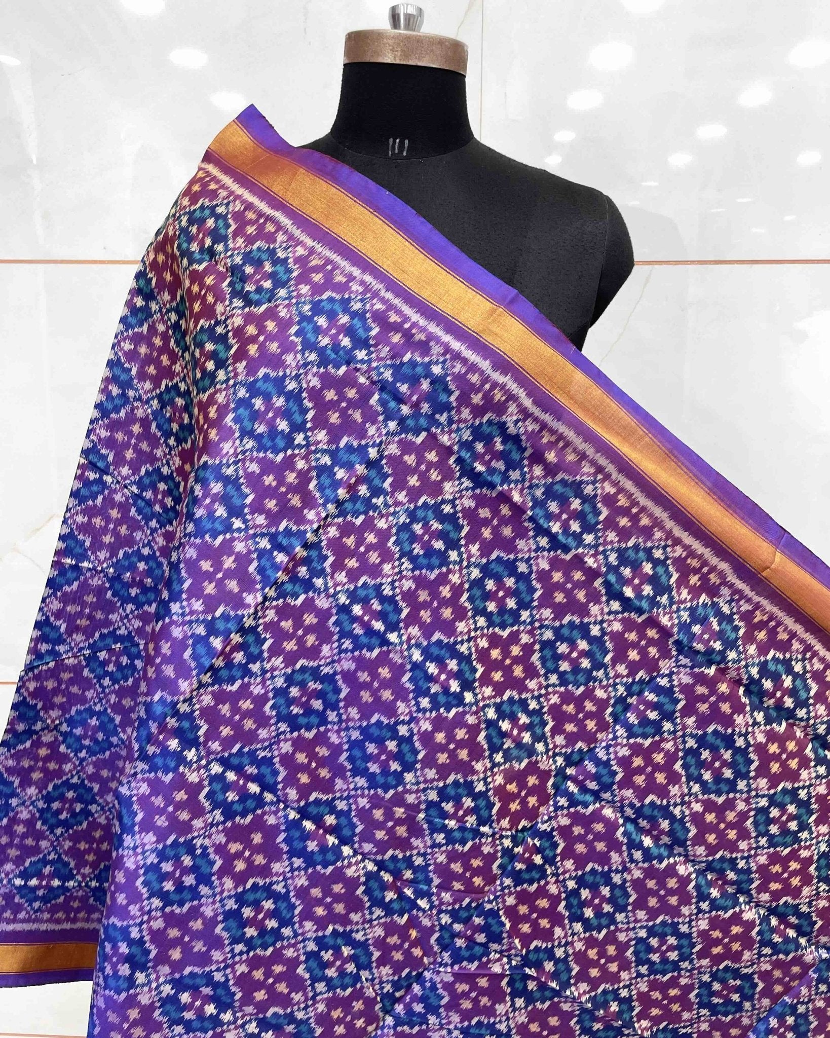 Purple Buttonful Design Patola Dupatta - SindhoiPatolaArt
