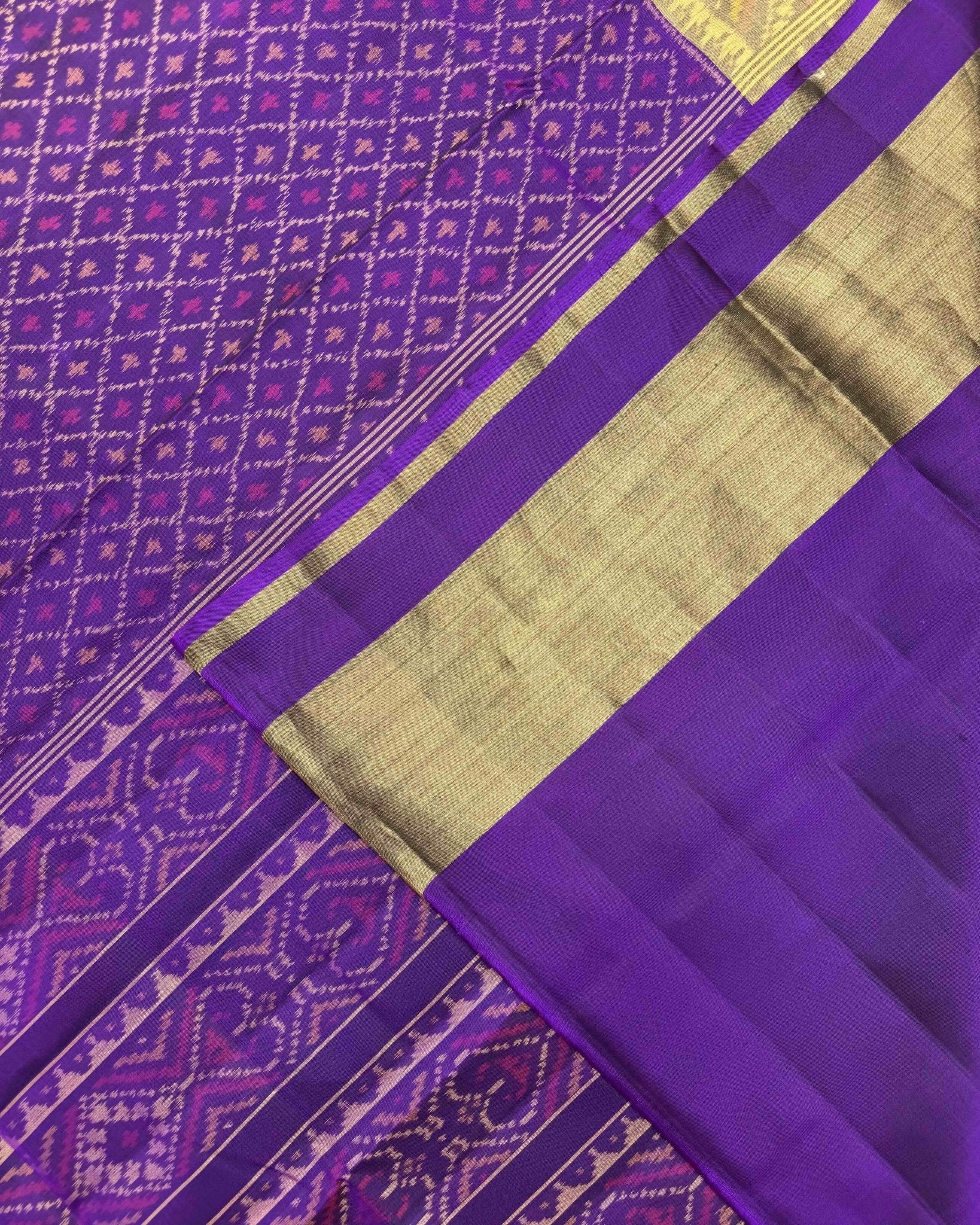 Purple Dariya Bhatt Patola Saree - SindhoiPatolaArt