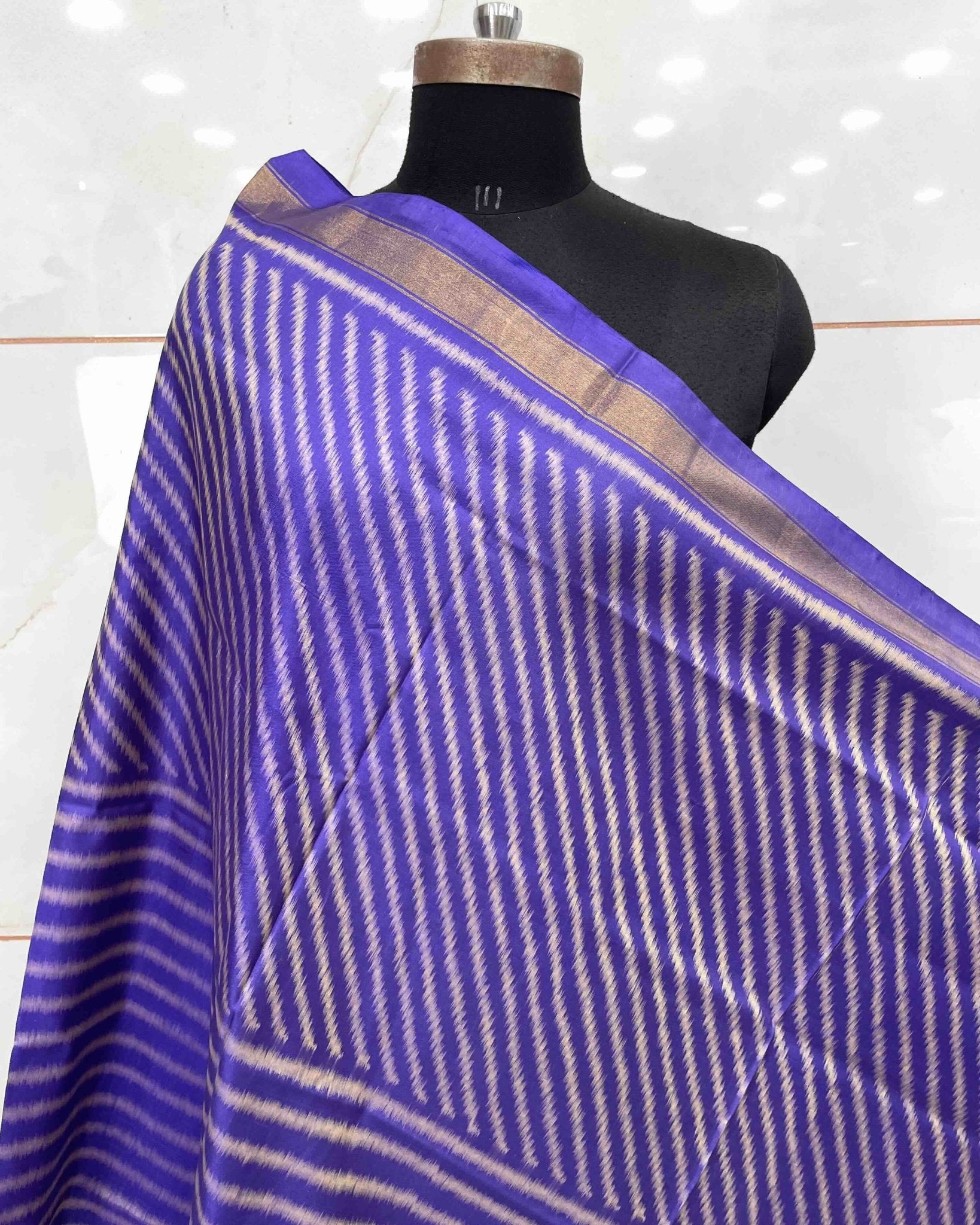 Purple Lining Patola Dupatta - SindhoiPatolaArt