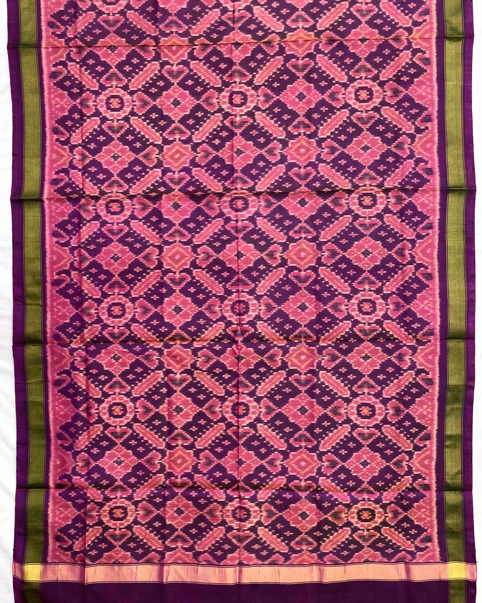Purple Manekchowk Patola Dupatta - SindhoiPatolaArt